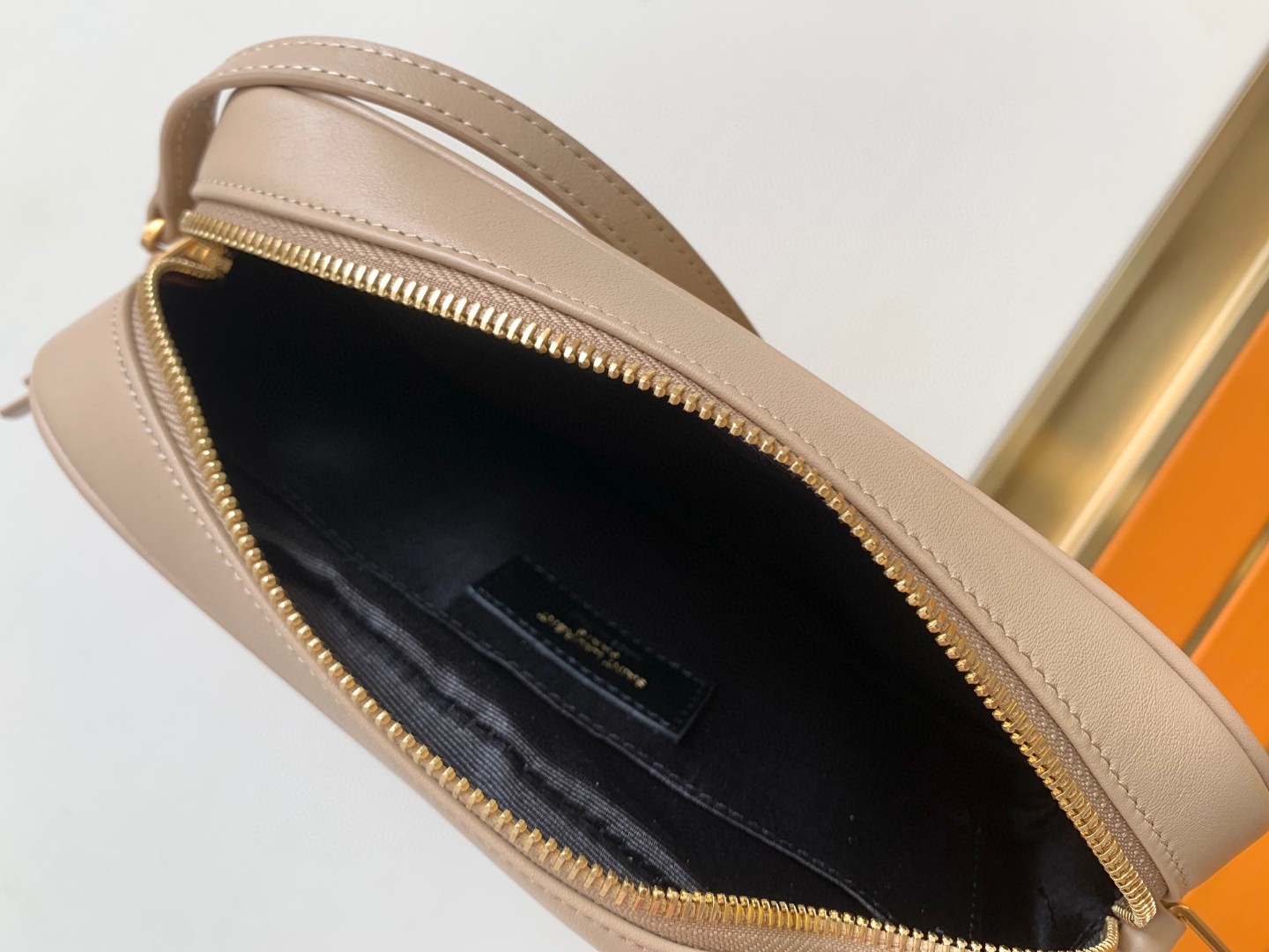 超A貨YSL聖羅蘭包包 lou絎縫皮革相機袋 Saint Laurent Monogram肩背袋 卡其