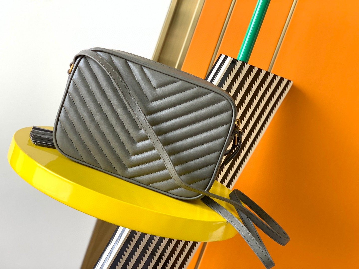 超A貨YSL聖羅蘭包包 lou絎縫皮革相機袋 Saint Laurent Monogram肩背袋 深灰