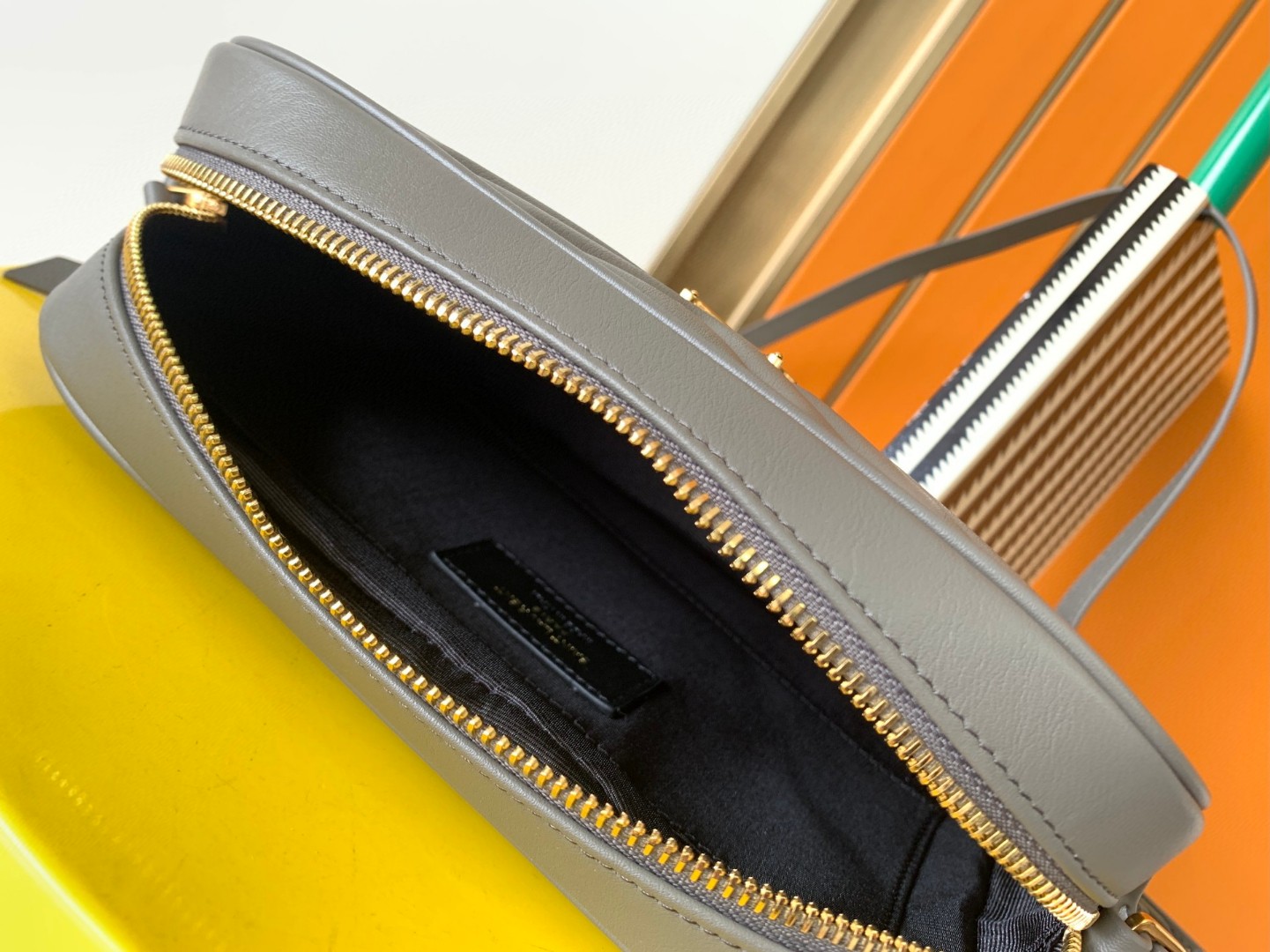 超A貨YSL聖羅蘭包包 lou絎縫皮革相機袋 Saint Laurent Monogram肩背袋 深灰