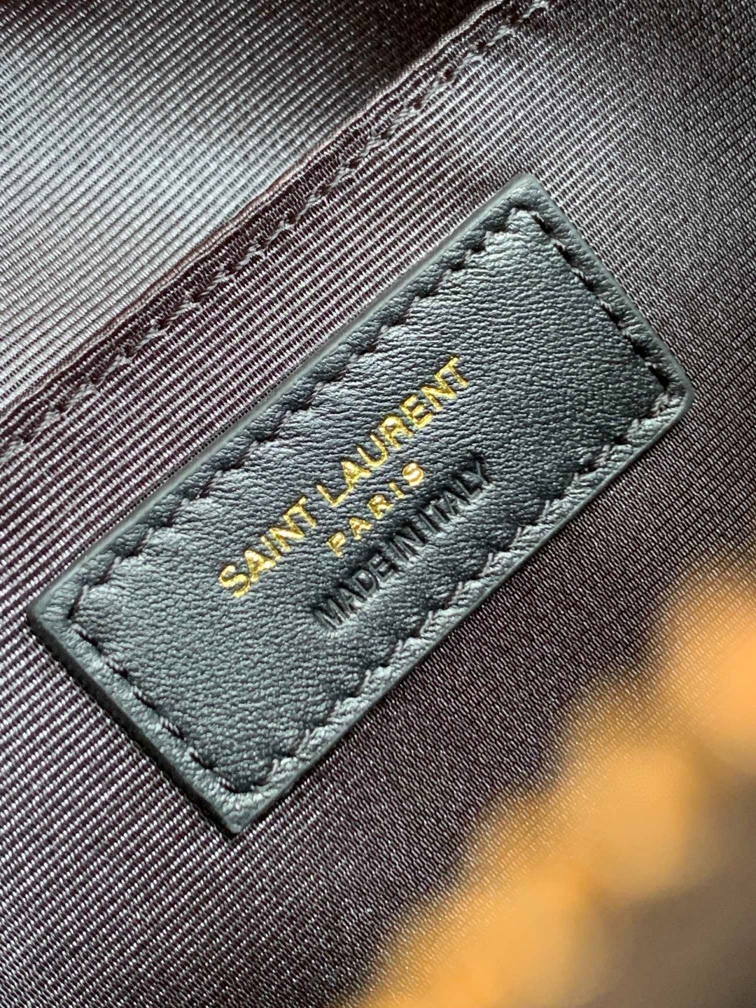 超A貨YSL聖羅蘭包包 lou絎縫皮革相機袋 Saint Laurent Monogram肩背袋 黑色金扣