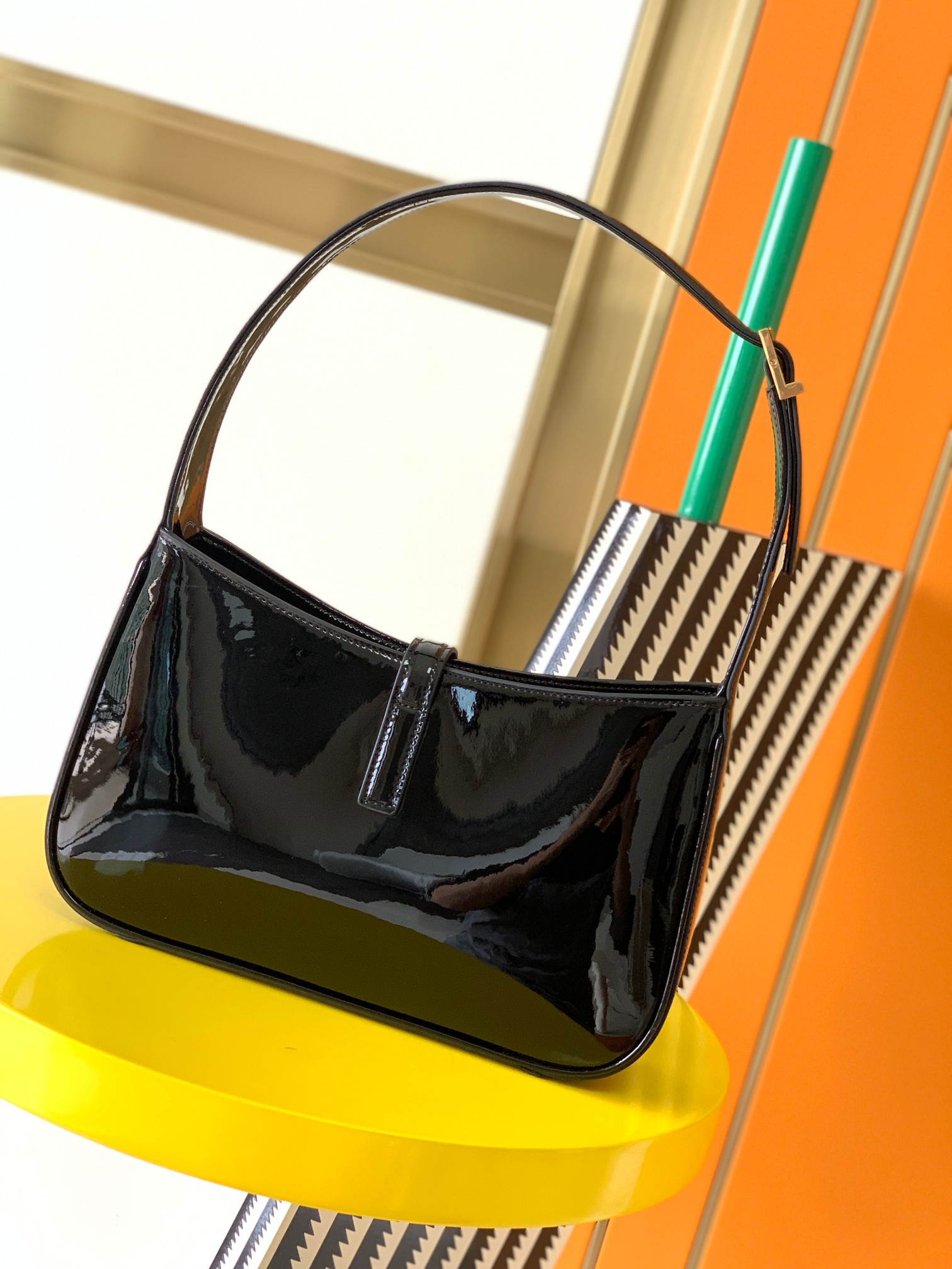 YSL聖羅蘭超A貨復刻包包 le5à7黑色亮面hobo Saint Laurent Monogram Hobo手袋