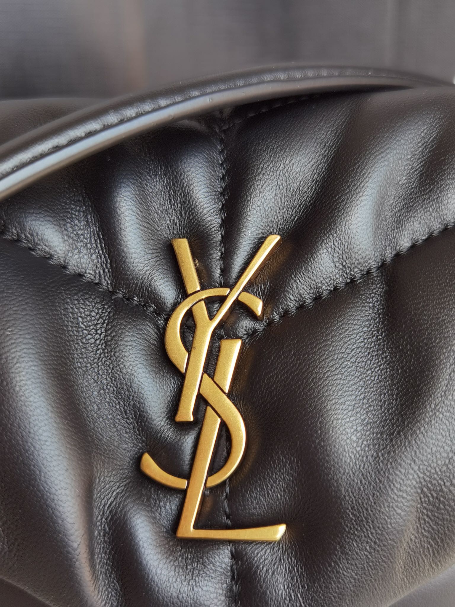 高仿YSL聖羅蘭包包 LOULOU PUFFER 迷你絎縫小羊皮包 小型絎縫皮革手袋 黑色金扣