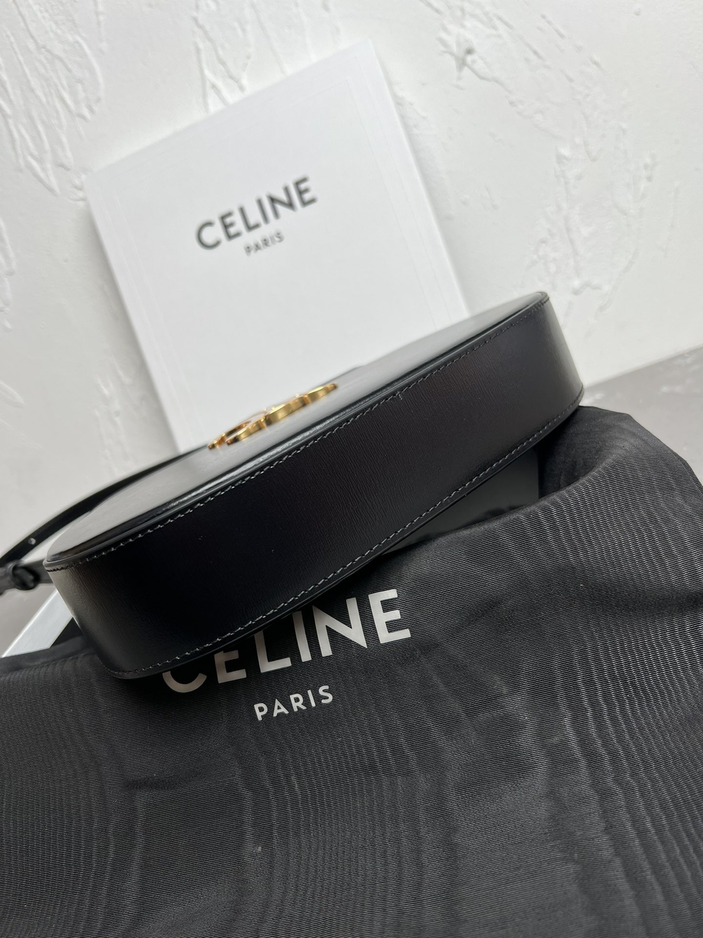 Celine賽琳高仿復刻原單包包 CELINE 2024 TILLY中號亮澤牛皮革手袋 黑色