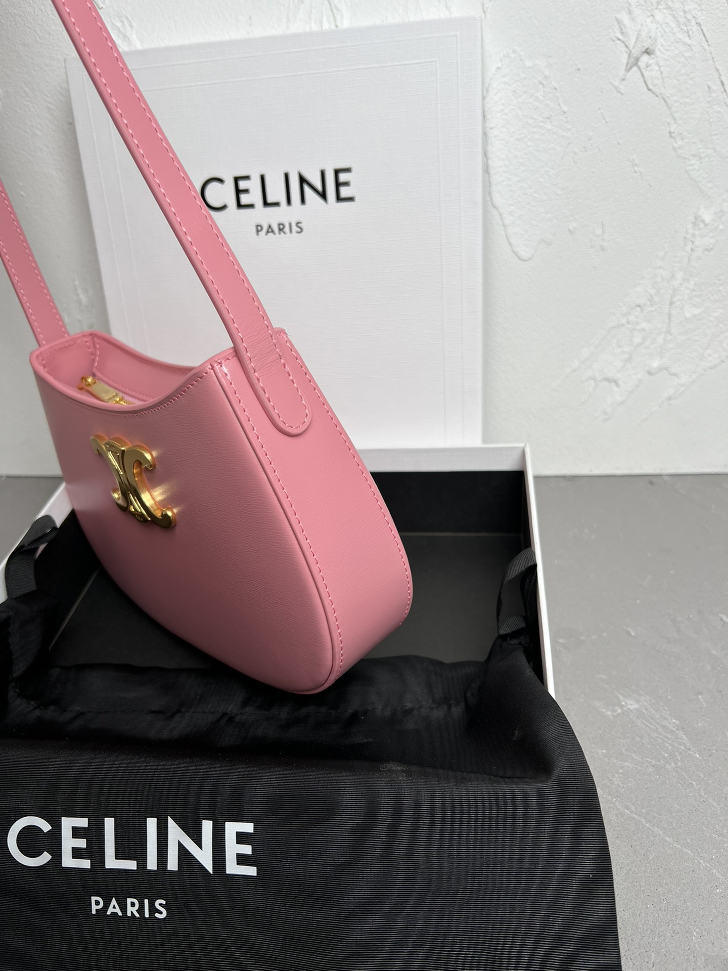Celine賽琳高仿復刻原單包包 CELINE 2024 TILLY中號亮澤牛皮革手袋粉紅色