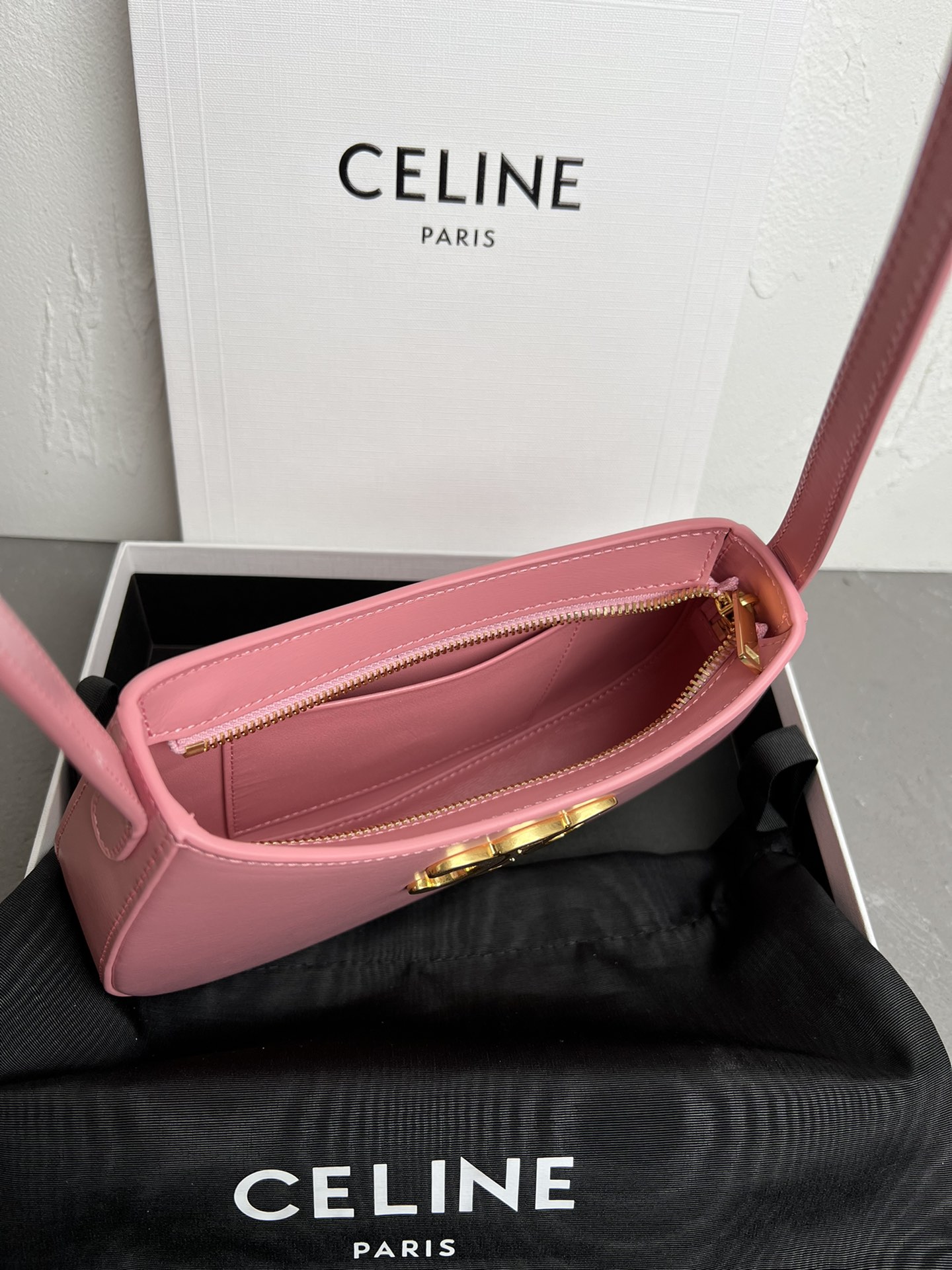 Celine賽琳高仿復刻原單包包 CELINE 2024 TILLY中號亮澤牛皮革手袋粉紅色