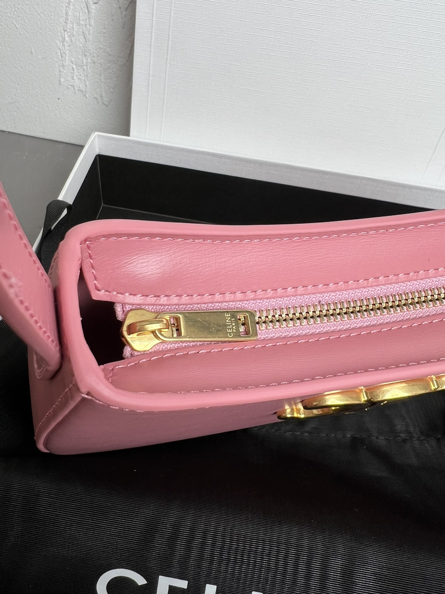 Celine賽琳高仿復刻原單包包 CELINE 2024 TILLY中號亮澤牛皮革手袋粉紅色