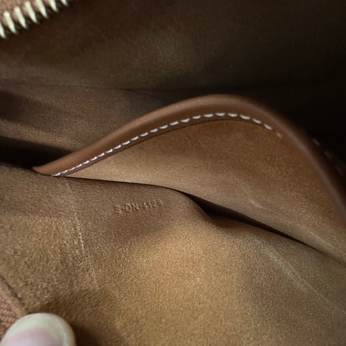 Celine賽琳一比一復刻包包 光滑牛皮革中型AVA TRIOMPHE手袋腋下單肩包 棕色