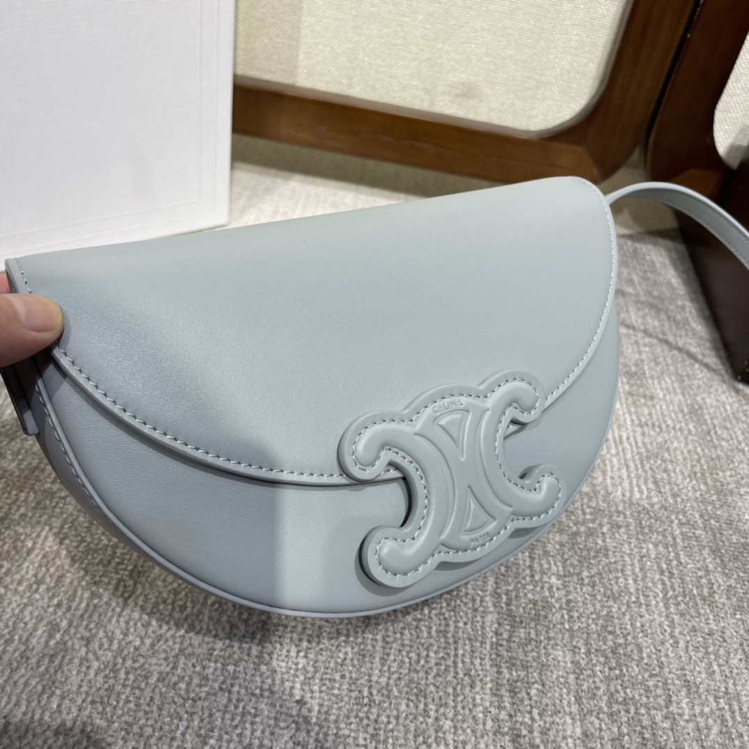原單高仿Celine賽琳 Basace凯旋门 光滑小牛皮Besace Cuir Triomphe手袋 斜揹包 灰藍