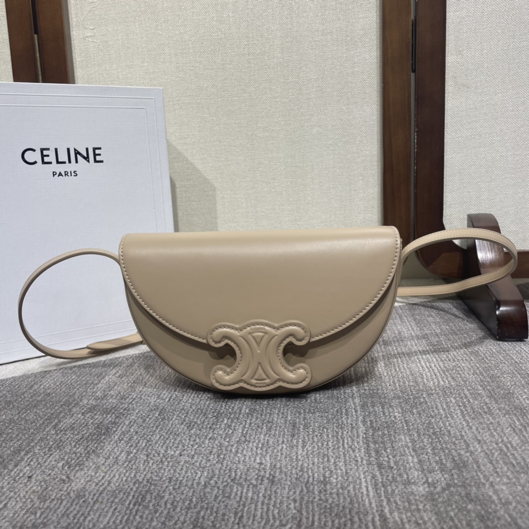 原單高仿Celine賽琳 Basace凯旋门 光滑小牛皮Besace Cuir Triomphe手袋 斜揹包 卡其