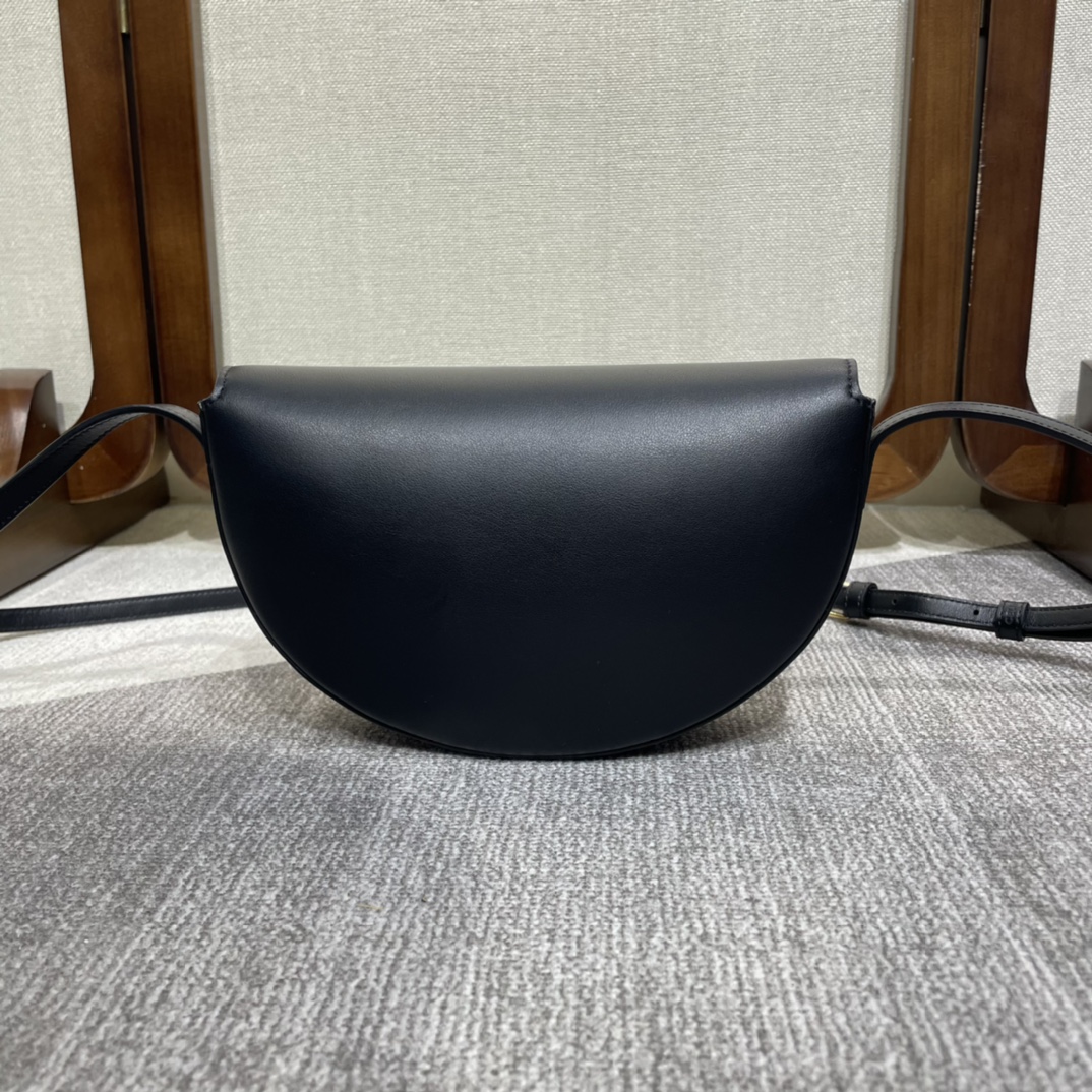 原單高仿Celine賽琳 Basace凯旋门 光滑小牛皮Besace Cuir Triomphe手袋 斜揹包 黑色