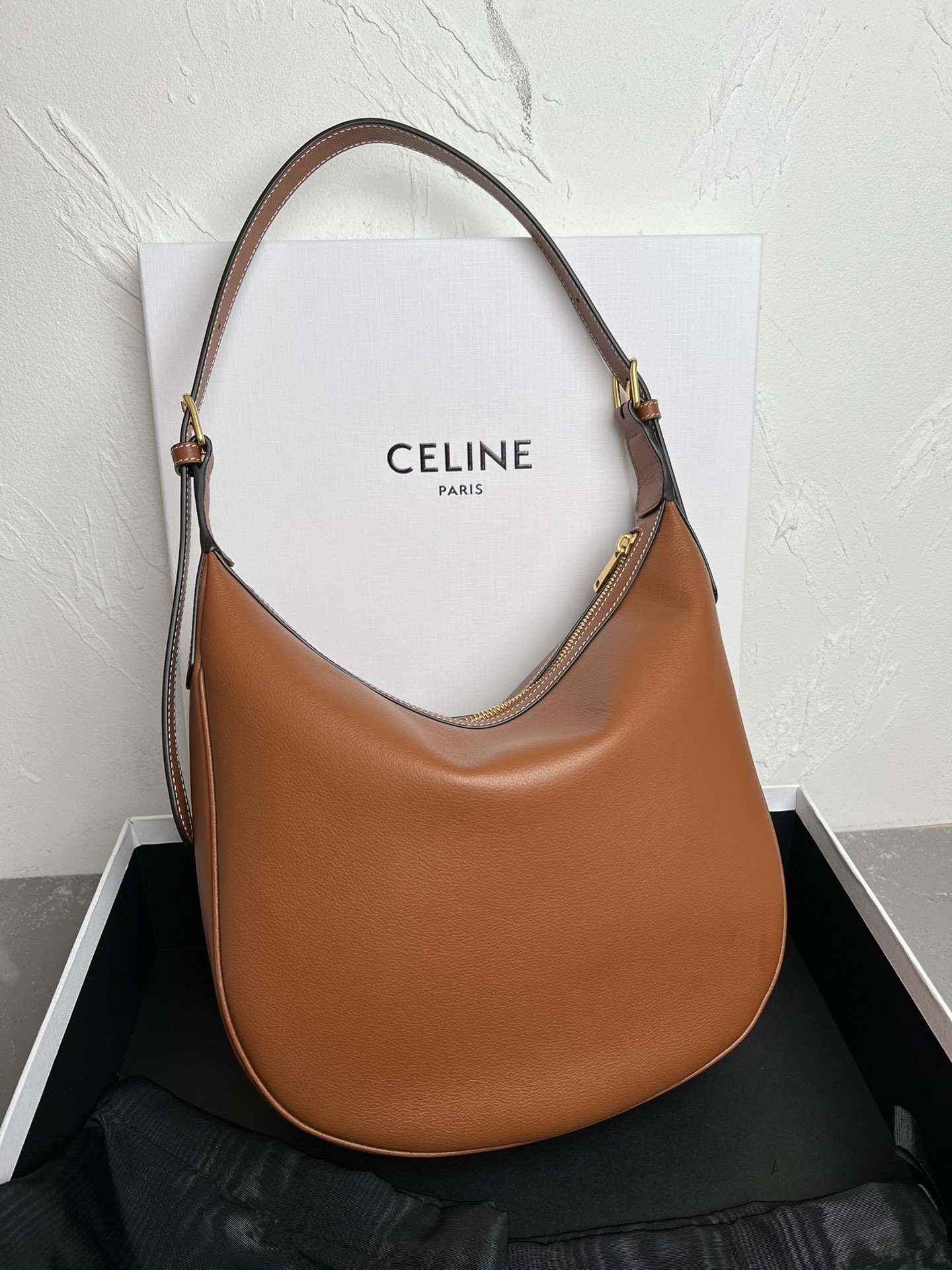 A貨名牌包Celine賽琳 HELOISE CUIR TRIOMPHE 柔軟牛皮革手袋單肩包 棕色