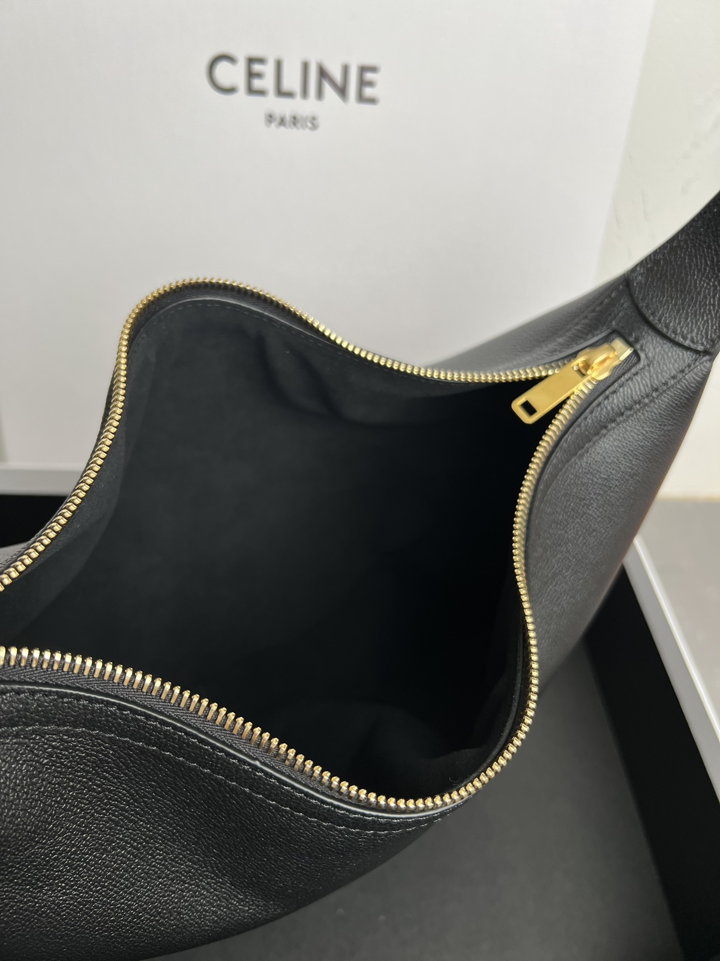 A貨名牌包Celine賽琳 HELOISE CUIR TRIOMPHE 柔軟牛皮革手袋單肩包 黑色