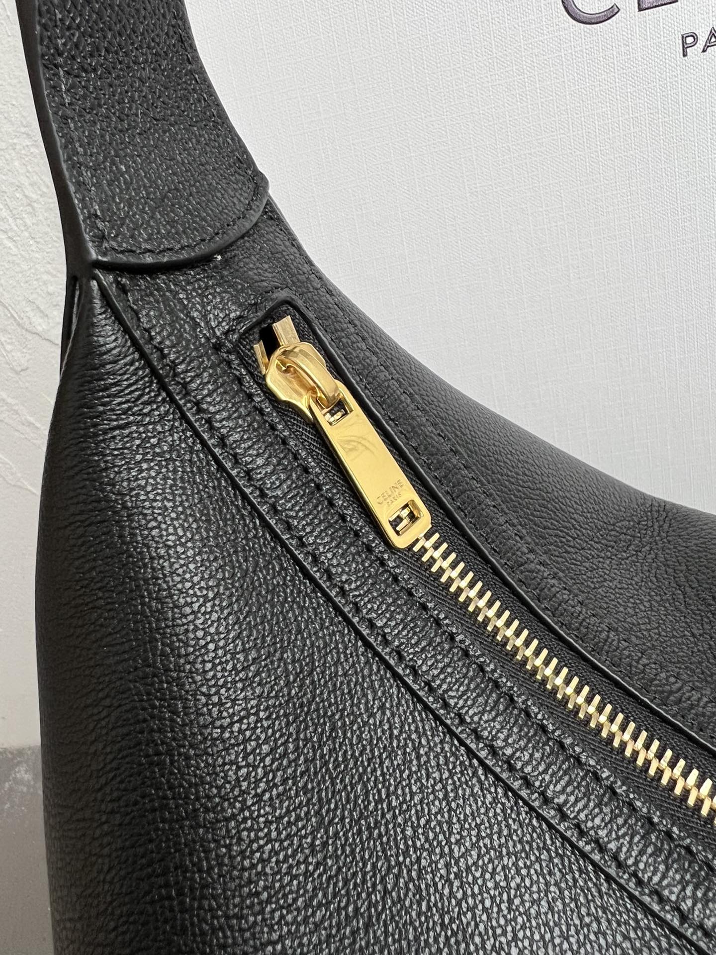 A貨名牌包Celine賽琳 HELOISE CUIR TRIOMPHE 柔軟牛皮革手袋單肩包 黑色