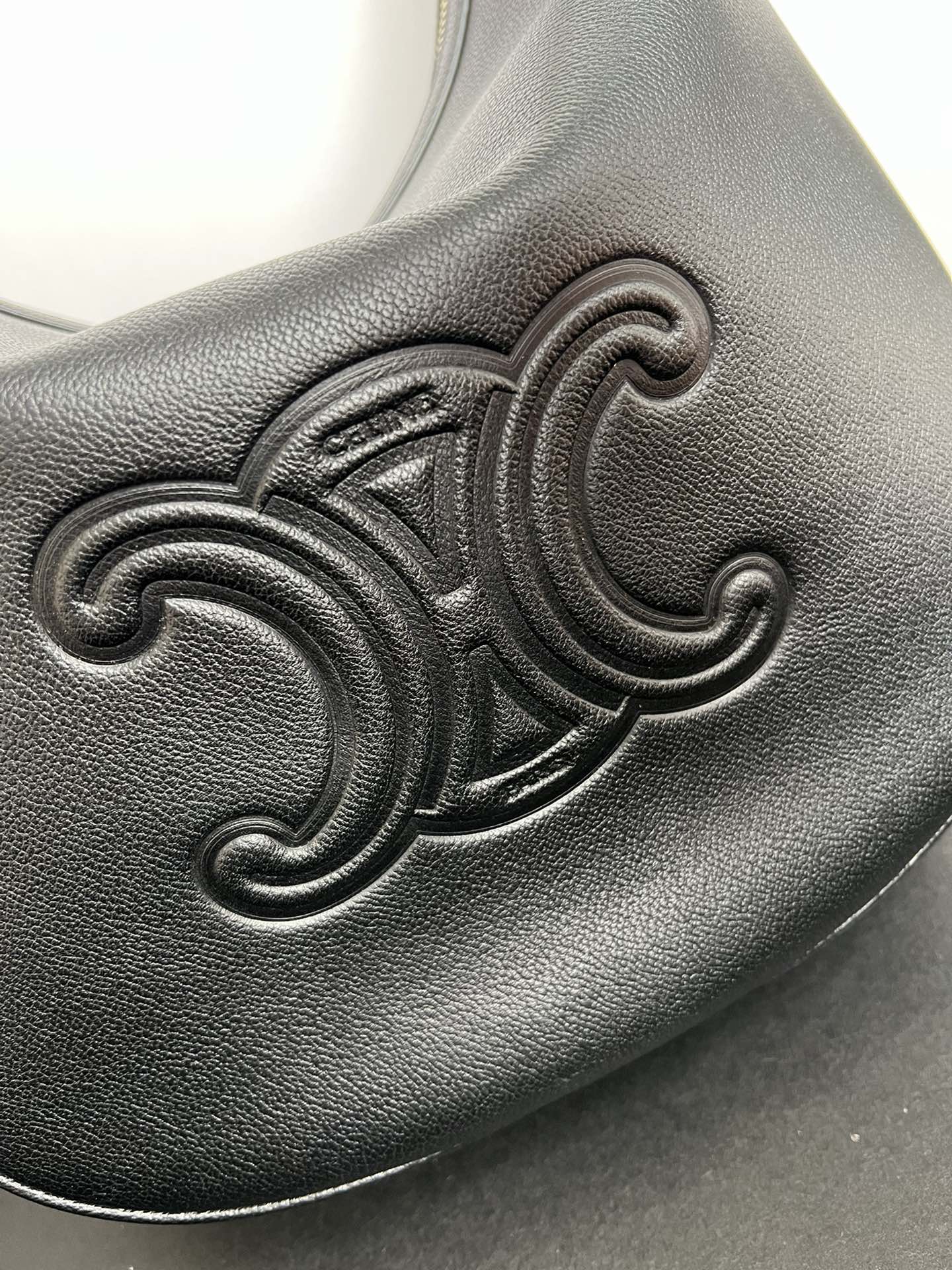 A貨名牌包Celine賽琳 HELOISE CUIR TRIOMPHE 柔軟牛皮革手袋單肩包 黑色