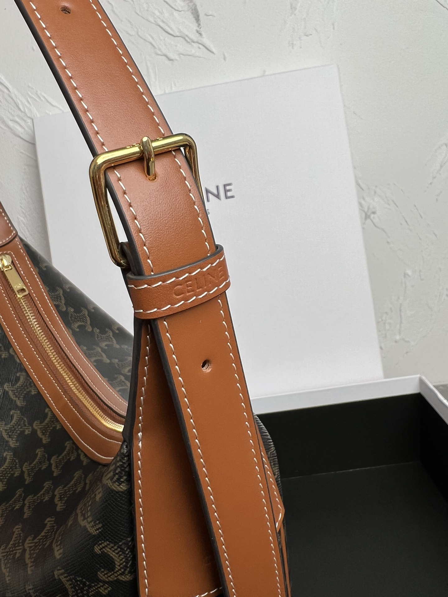 A貨名牌包Celine賽琳 HELOISE CUIR TRIOMPHE 柔軟牛皮革手袋單肩包標誌印花