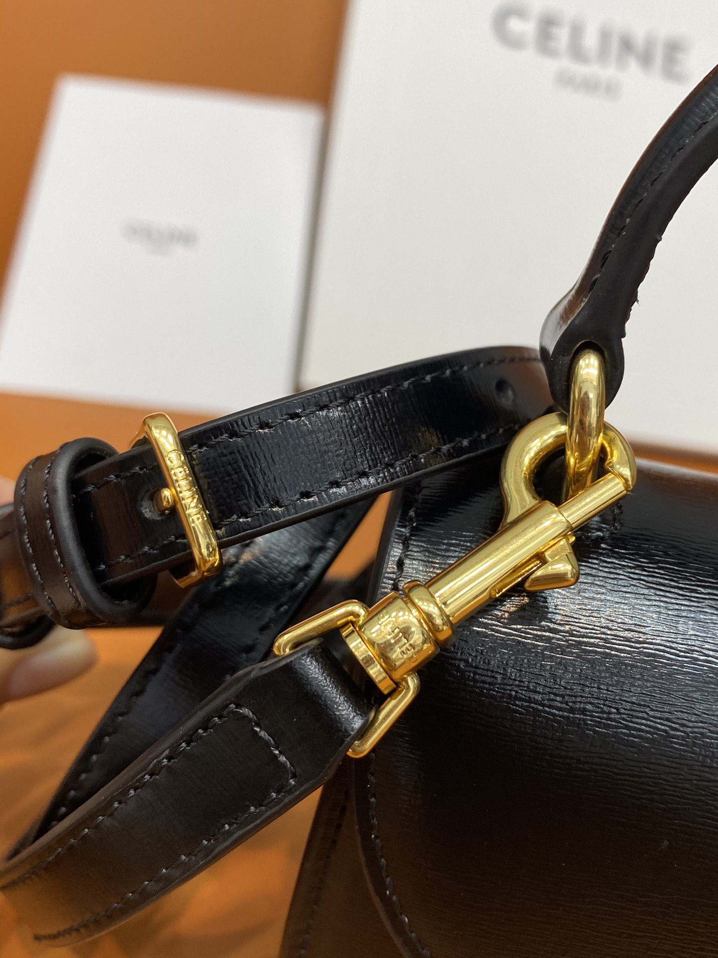 高仿原單包Celine賽琳包 亮面牛皮革迷你型BESACE CLEA手袋 黑色