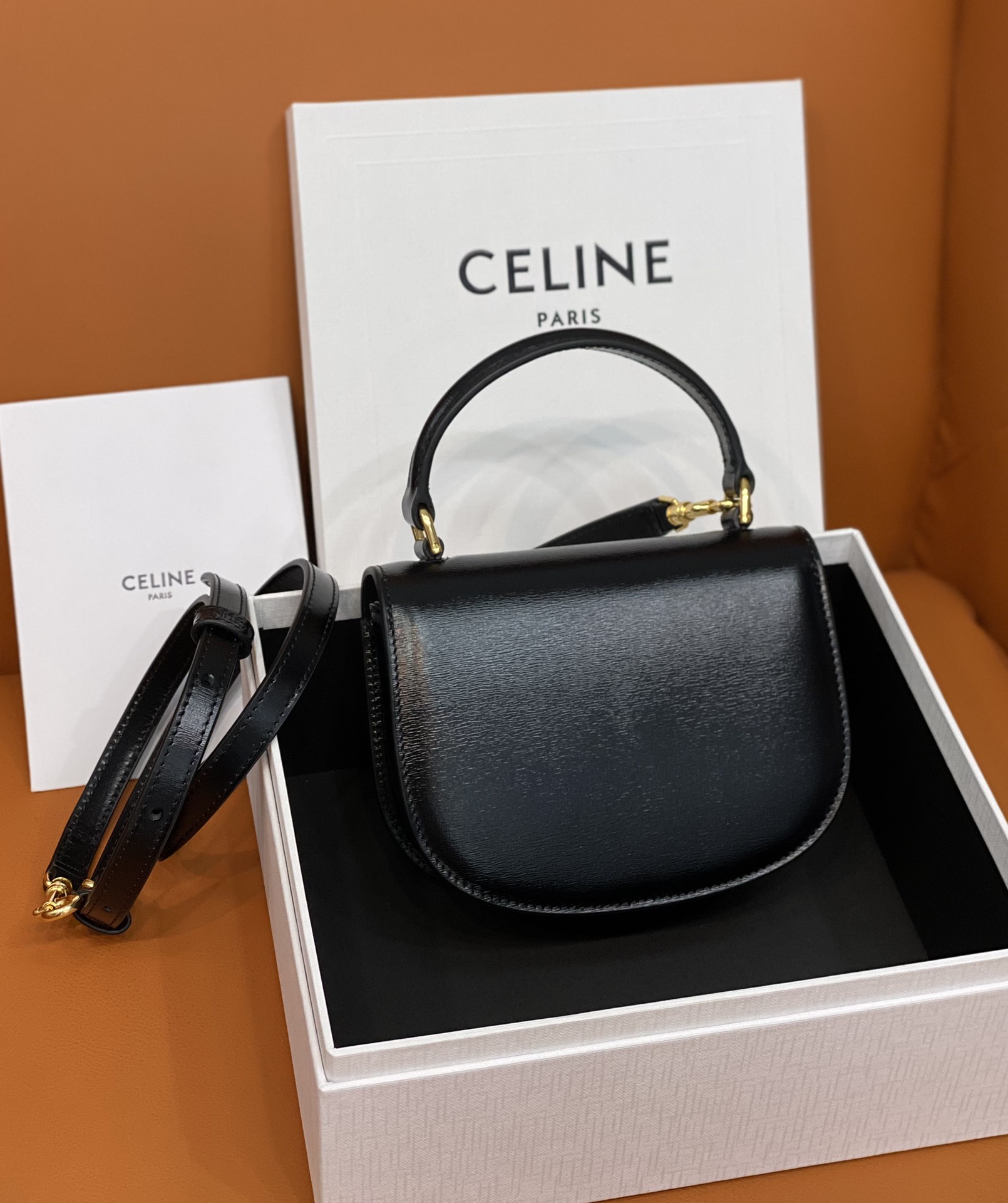 高仿原單包Celine賽琳包 亮面牛皮革迷你型BESACE CLEA手袋 黑色