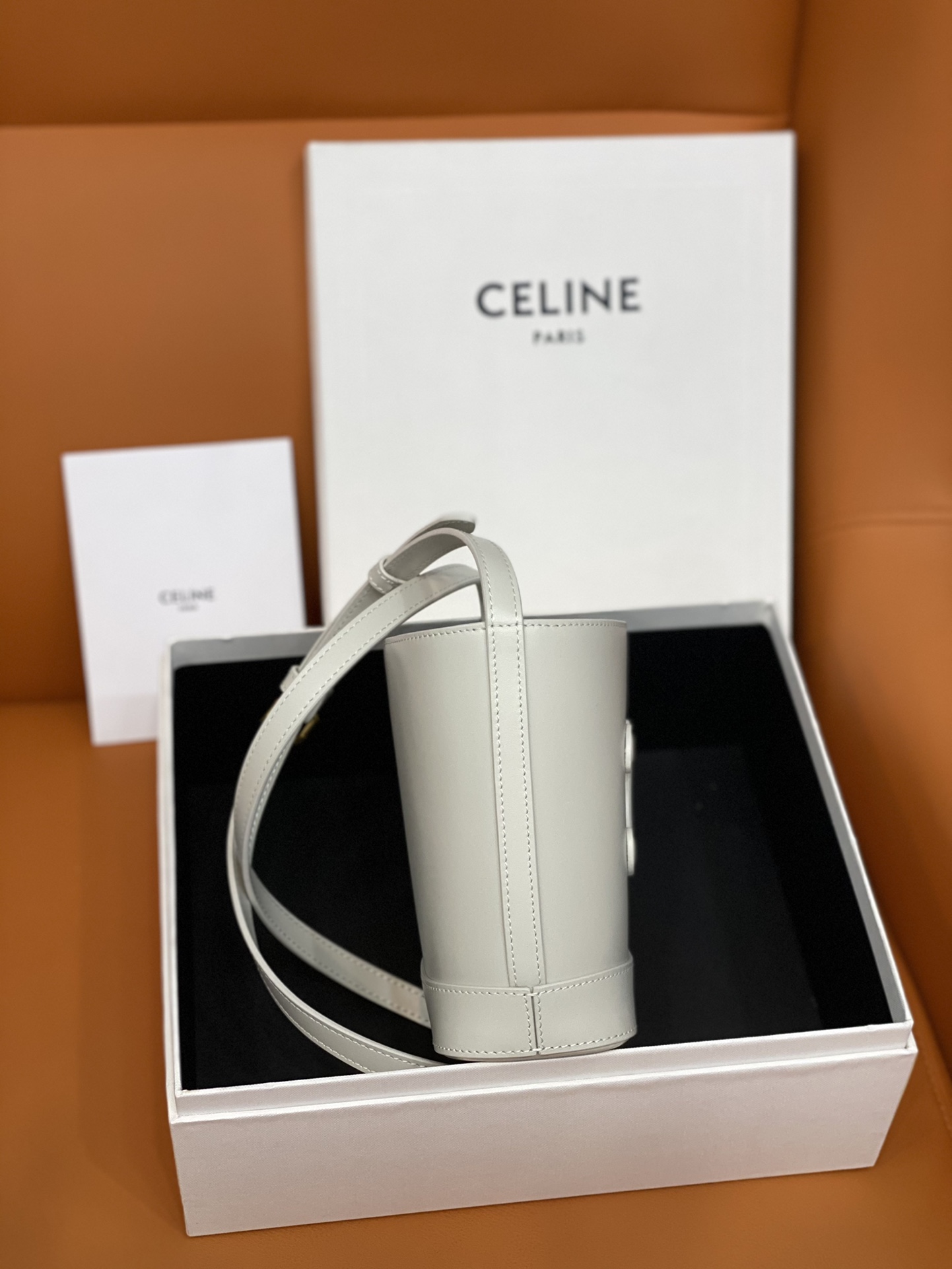 原單復刻Celine賽琳包 CUIR TRIOMPHE 牛皮水桶包小型BUCKET手袋 白色