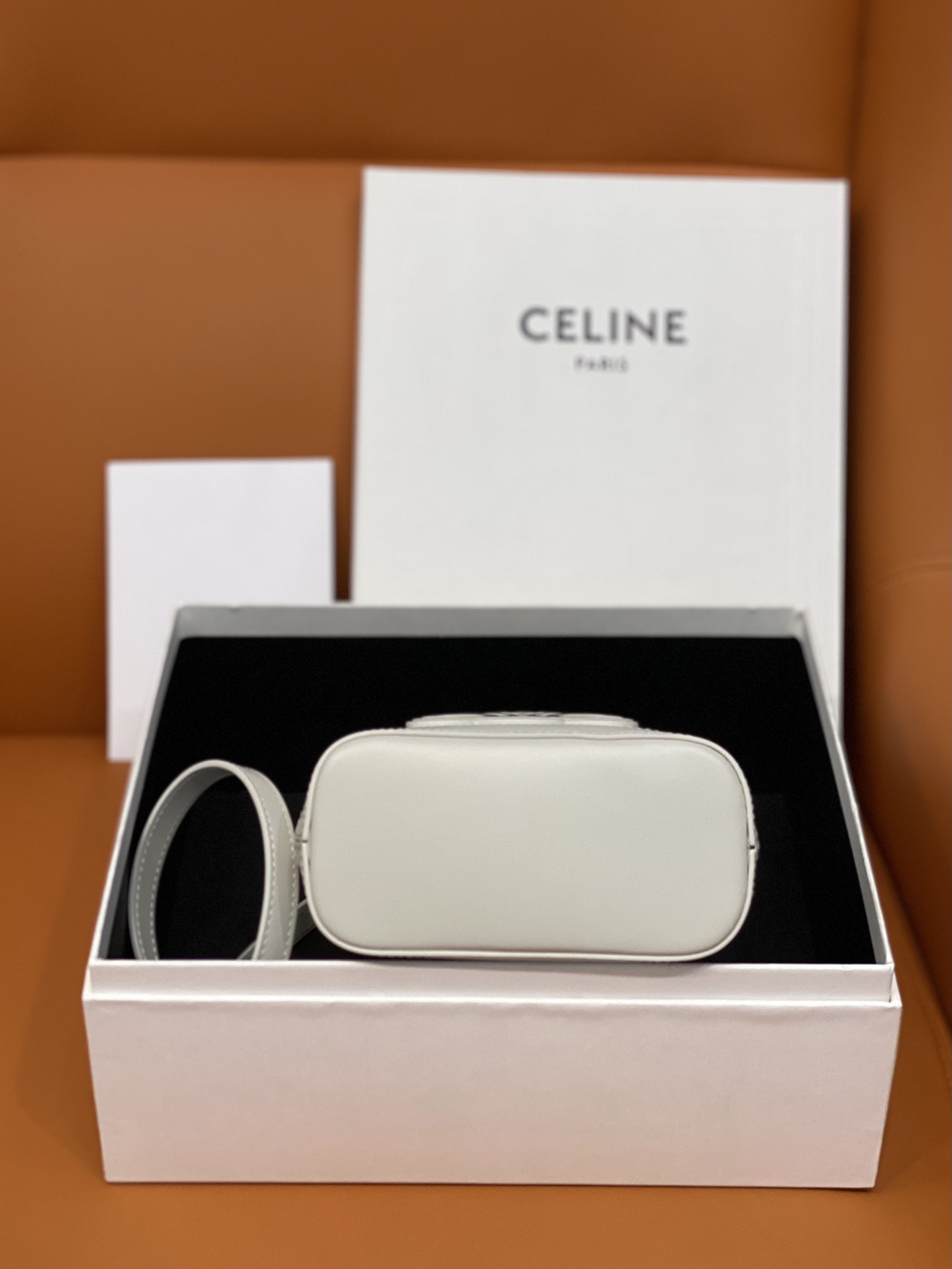 原單復刻Celine賽琳包 CUIR TRIOMPHE 牛皮水桶包小型BUCKET手袋 白色