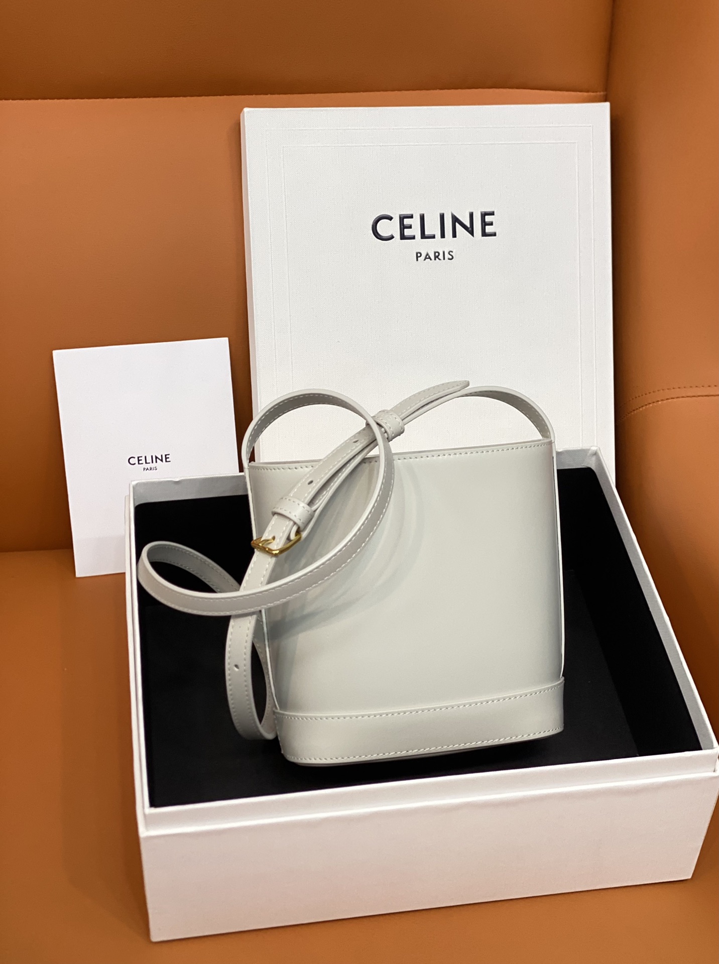 原單復刻Celine賽琳包 CUIR TRIOMPHE 牛皮水桶包小型BUCKET手袋 白色