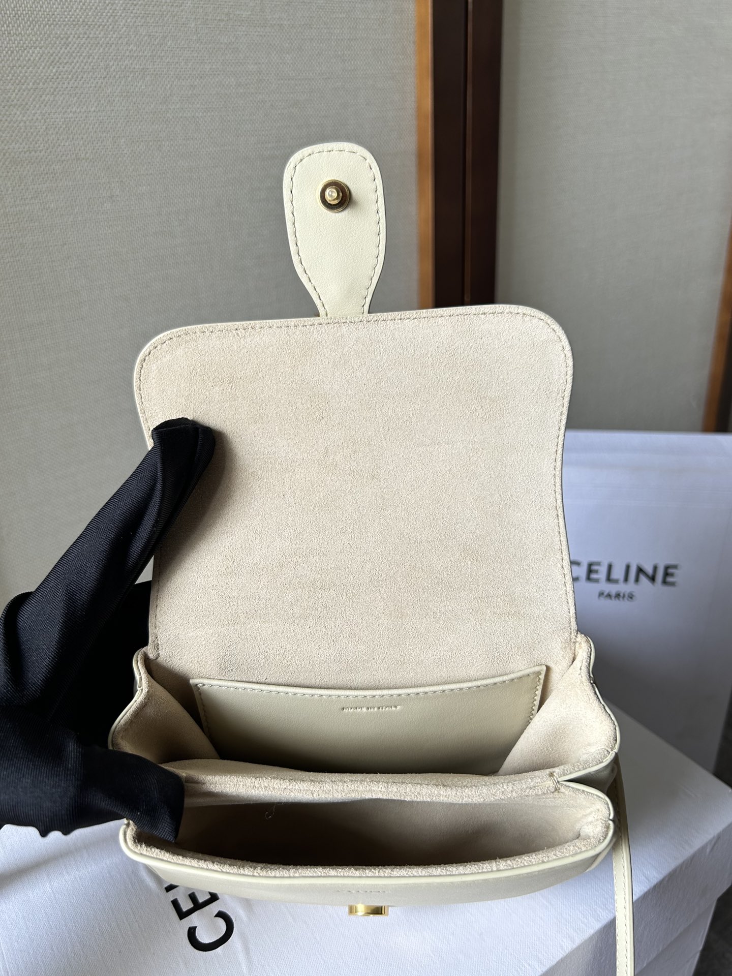 Celine賽琳包高仿包包 TABOU迷你光滑牛皮革手袋 鎖頭肩帶手提包 黄色