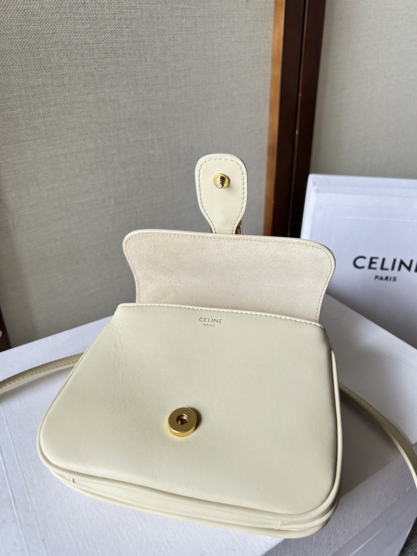 Celine賽琳包高仿包包 TABOU迷你光滑牛皮革手袋 鎖頭肩帶手提包 黄色