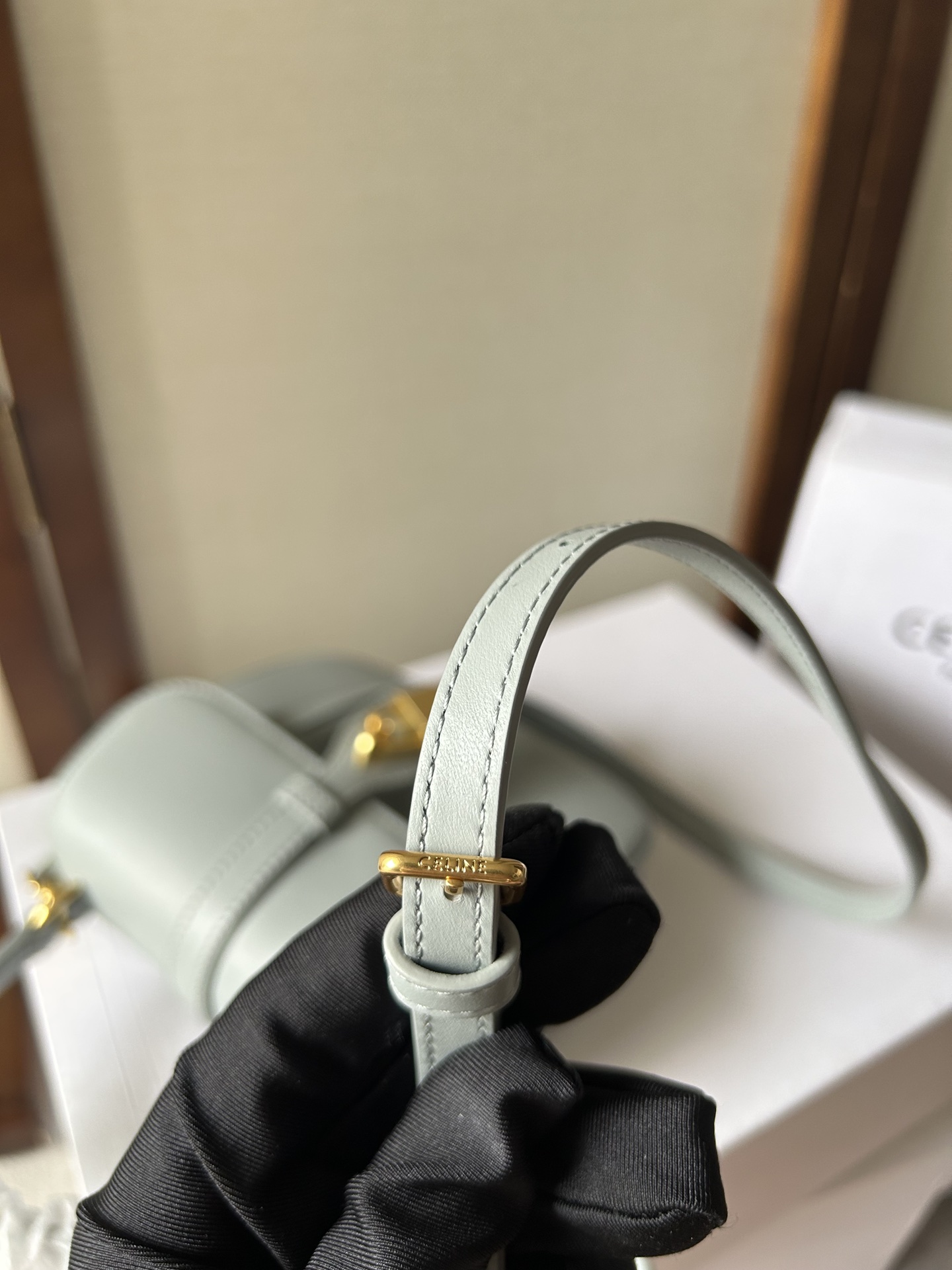 Celine賽琳包高仿包包 TABOU迷你光滑牛皮革手袋 鎖頭肩帶手提包 浅蓝