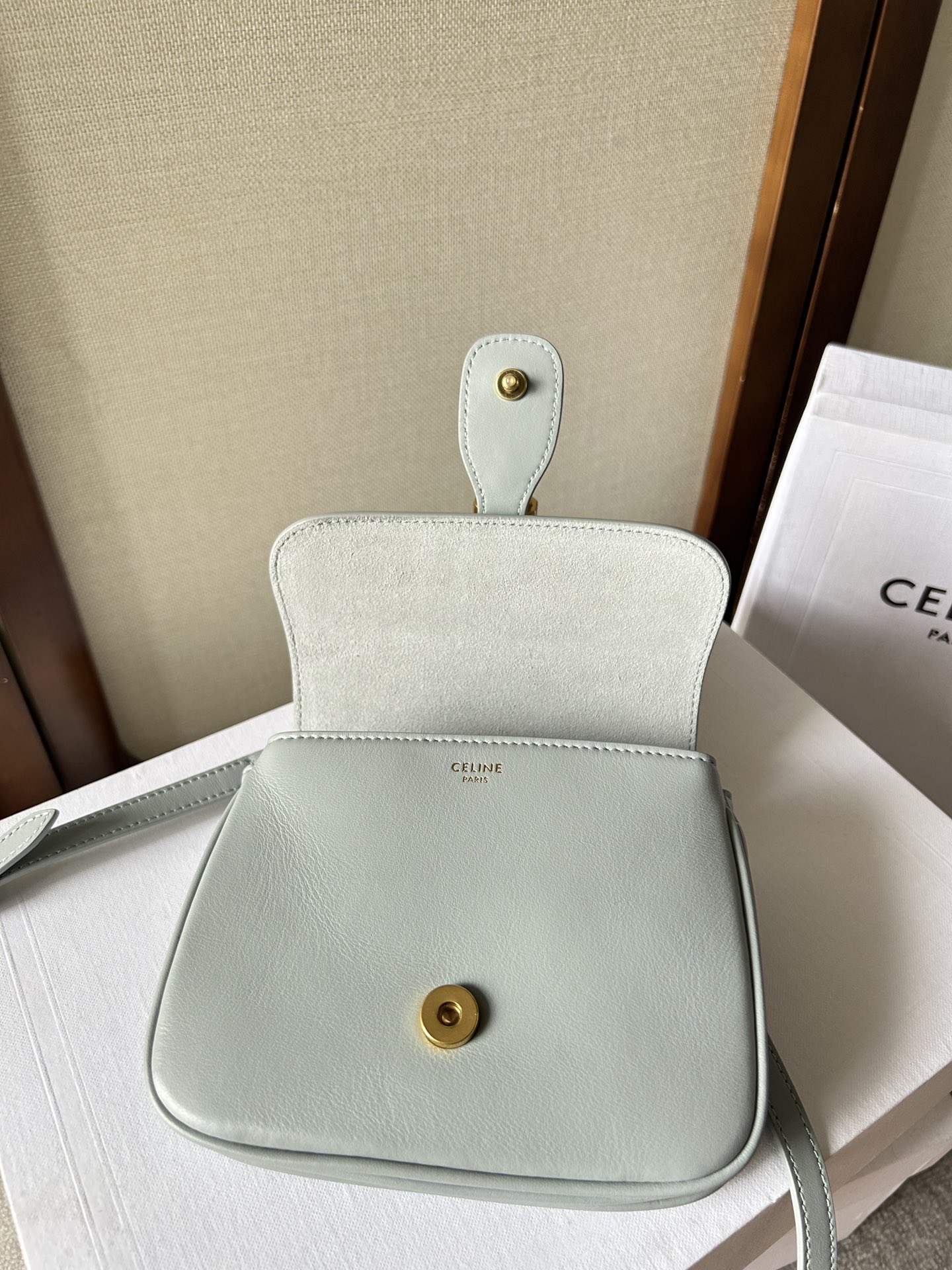 Celine賽琳包高仿包包 TABOU迷你光滑牛皮革手袋 鎖頭肩帶手提包 浅蓝