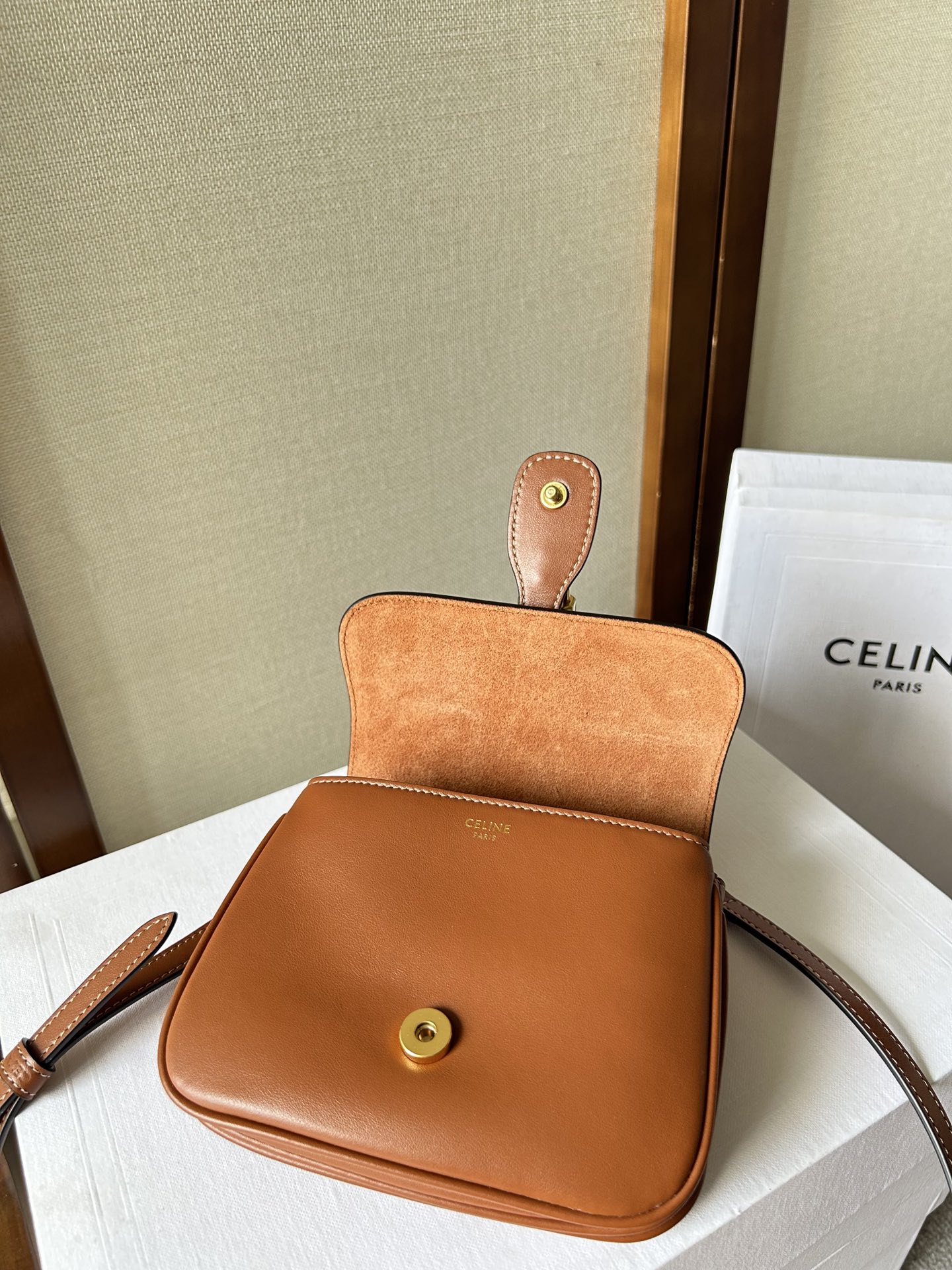 Celine賽琳包高仿包包 TABOU迷你光滑牛皮革手袋 鎖頭肩帶手提包 棕色
