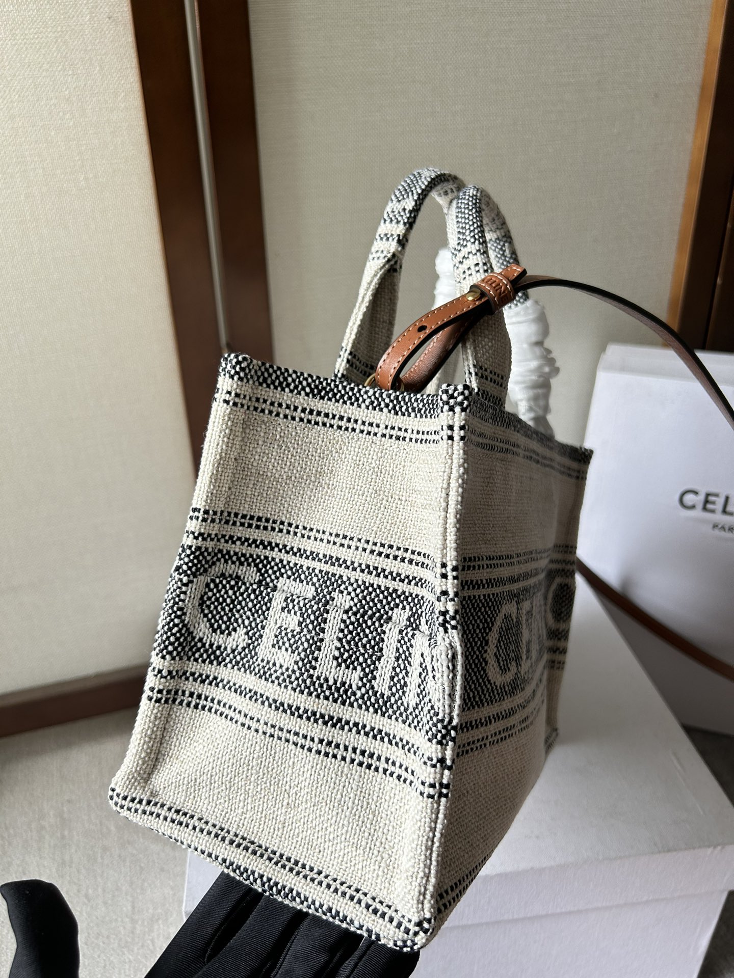 Celine賽琳原單包包 TRIOMPHE帆布 提花條紋布料及小牛皮小型Cabas Thais手袋 