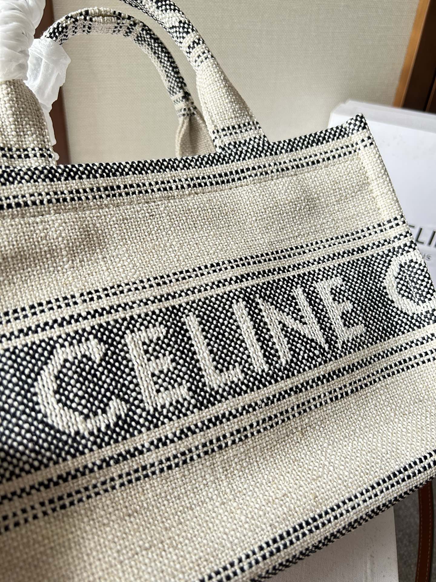 Celine賽琳原單包包 TRIOMPHE帆布 提花條紋布料及小牛皮小型Cabas Thais手袋
