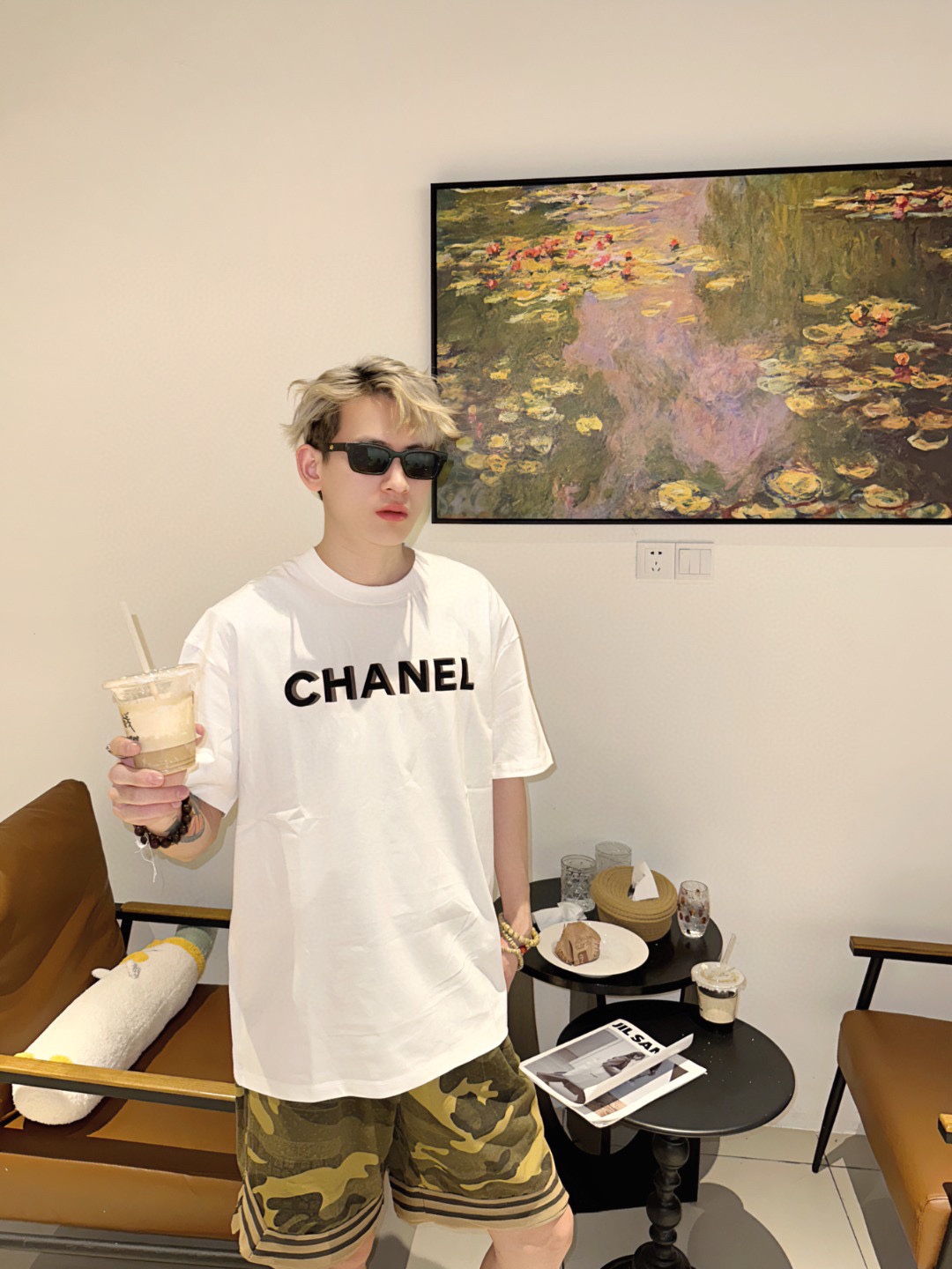 香奈兒高仿植絨字母專櫃同步圓領短袖T恤白色