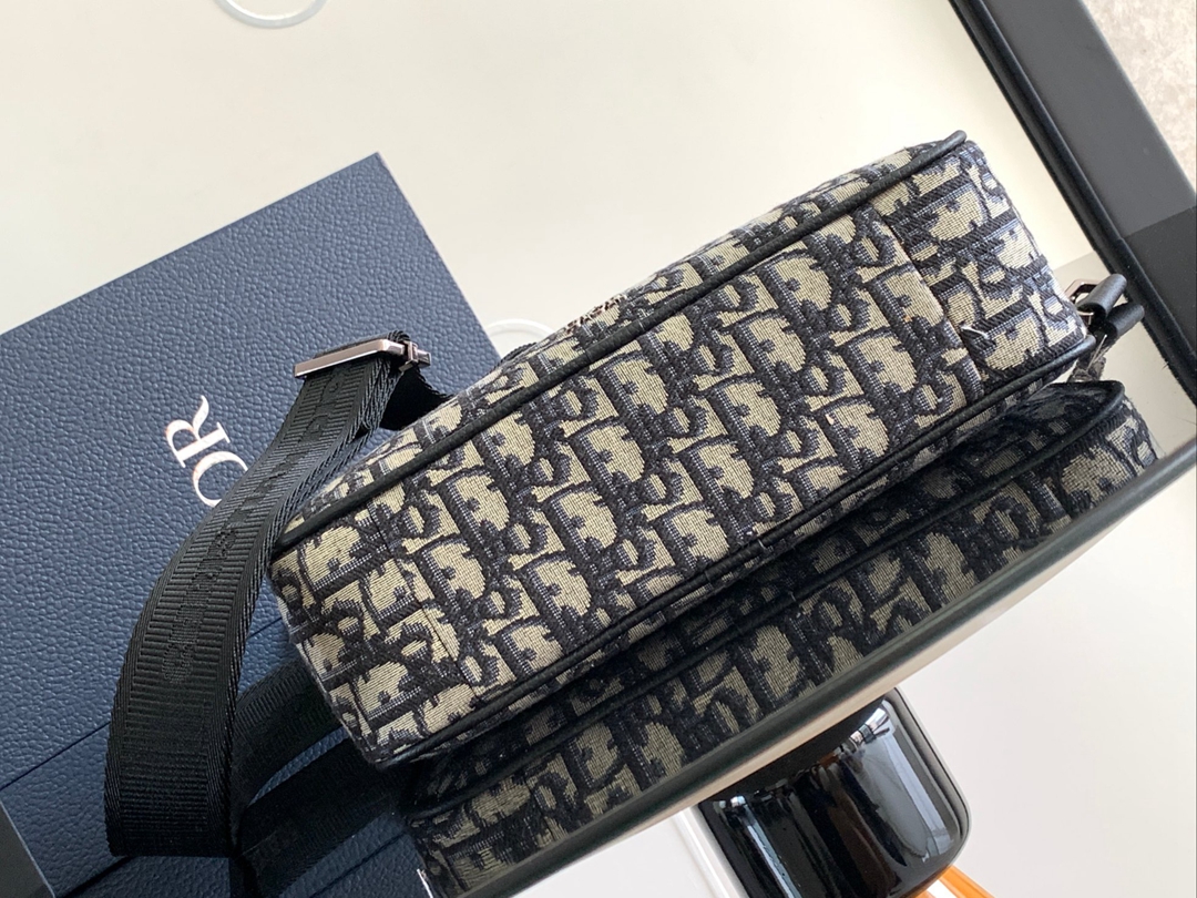 經典配色高仿迪奧DIORSafari 單肩包斜挎包新品