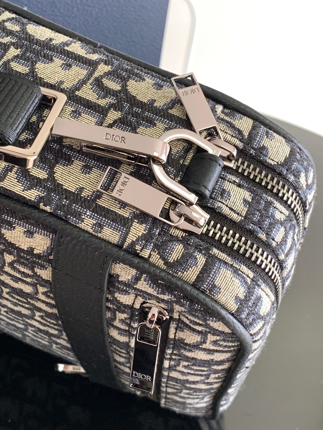 經典配色高仿迪奧DIORSafari 單肩包斜挎包新品