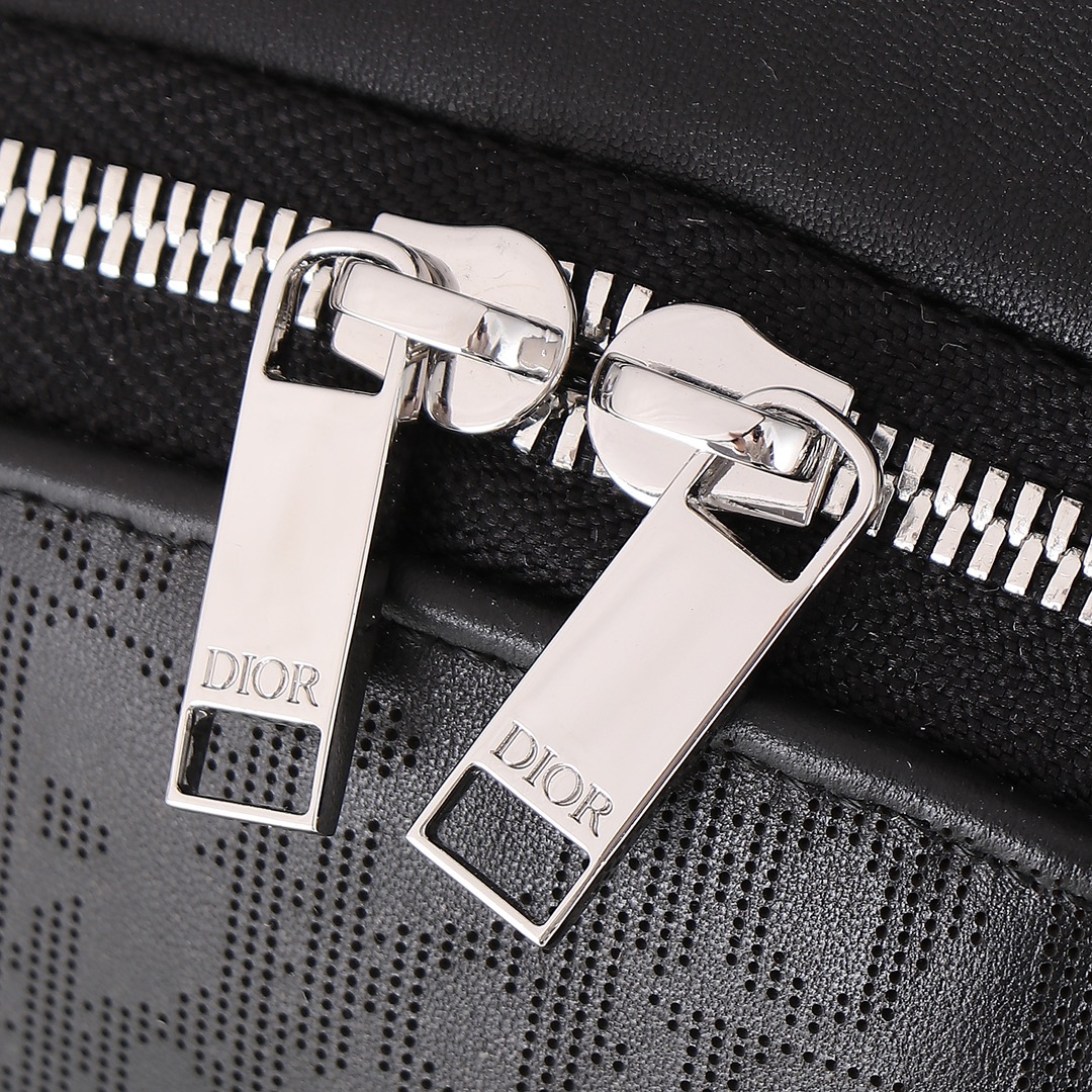 專櫃同步 高仿精品包包 DIOR 雙肩包真皮可批發零售