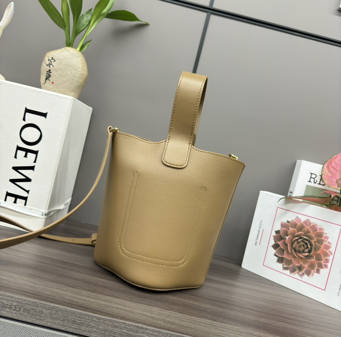 loewe羅意威高仿複刻包包 mini柔軟牛皮革Pebble Bucket水桶包橡木棕