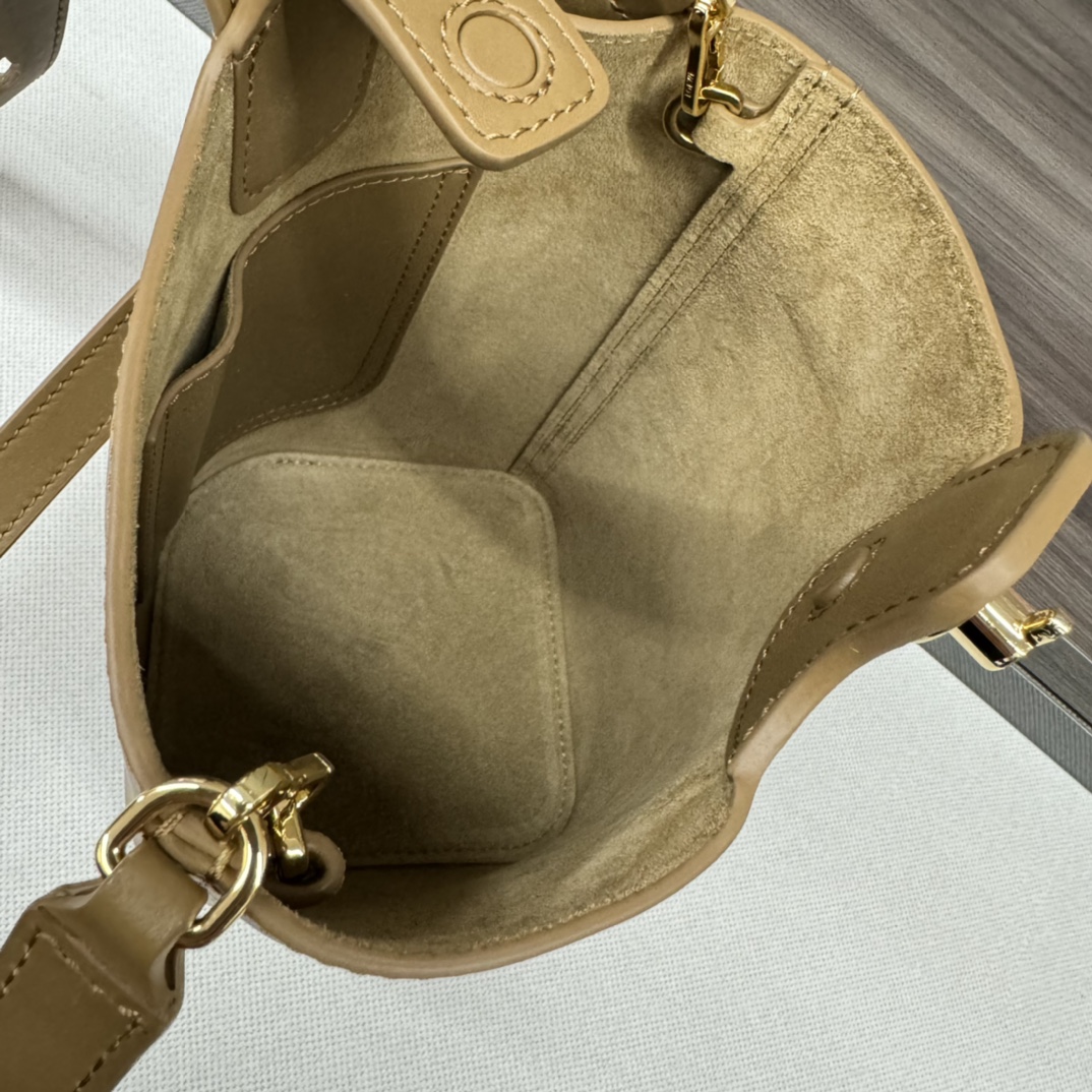 loewe羅意威高仿複刻包包 mini柔軟牛皮革Pebble Bucket水桶包橡木棕