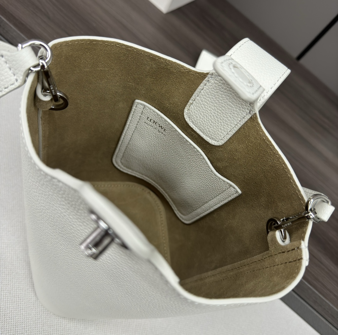 loewe羅意威高仿複刻包包 mini柔軟牛皮革Pebble Bucket水桶包 米白荔紋