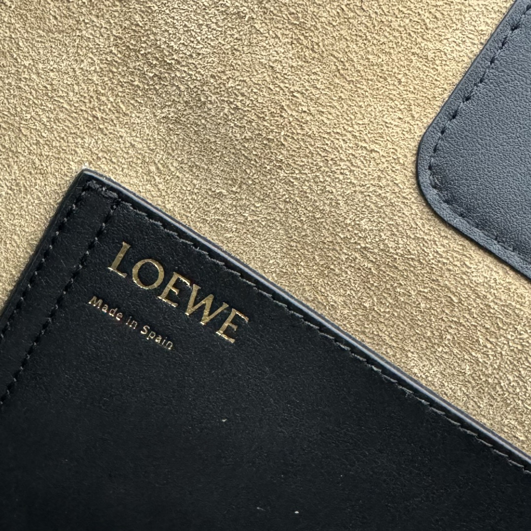 loewe羅意威高仿複刻包包 中號柔軟牛皮革Pebble Bucket水桶包 黑色