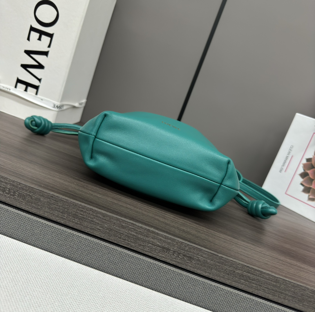 loewe羅意威超A貨手拿包 新款迷你納帕羊皮革 Flamenco Purse 手拿包翡翠綠