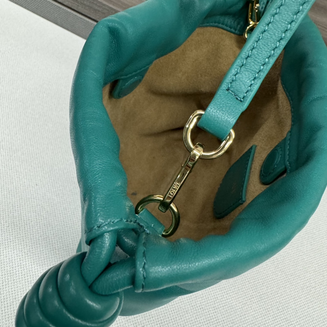 loewe羅意威超A貨手拿包 新款迷你納帕羊皮革 Flamenco Purse 手拿包翡翠綠