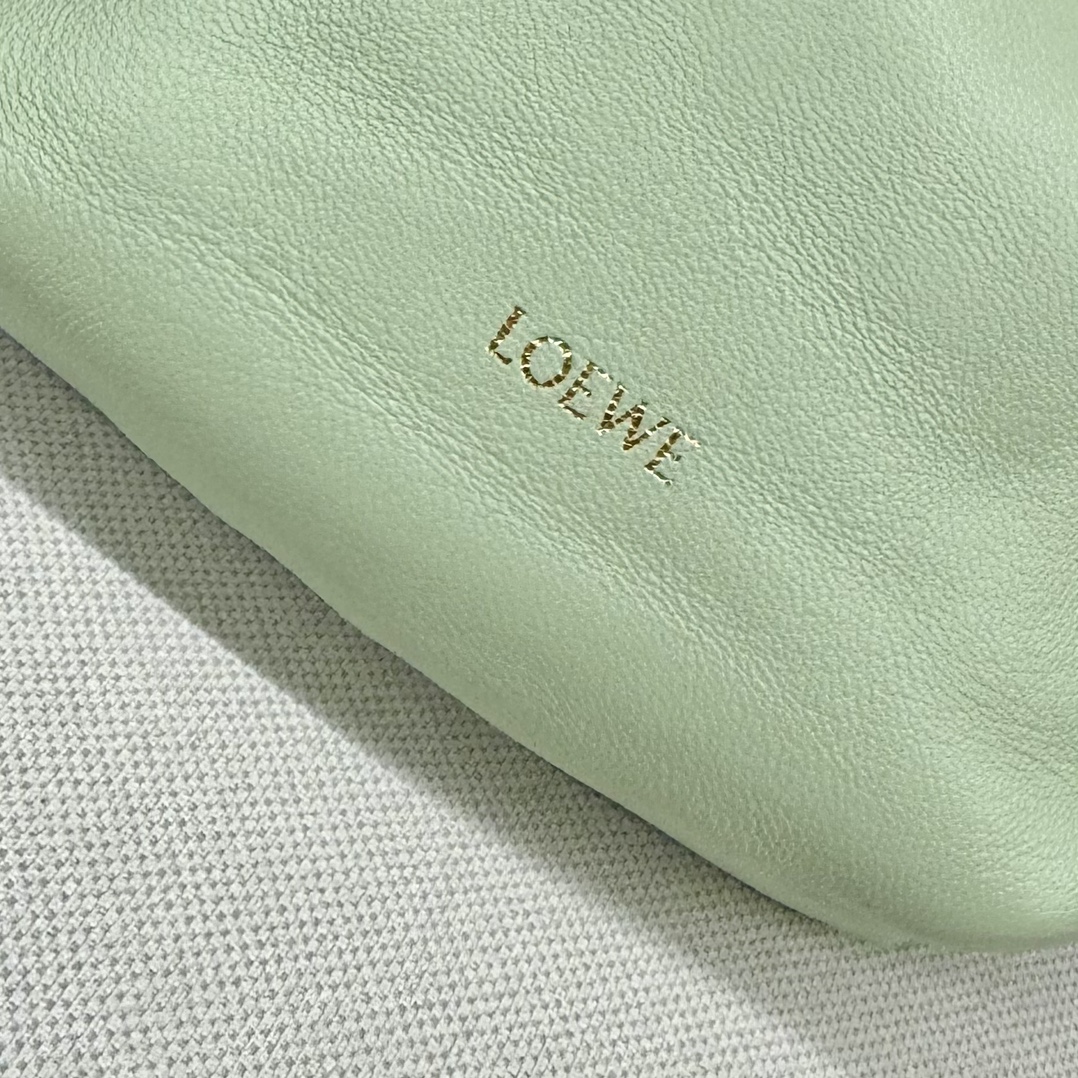loewe羅意威超A貨手拿包 新款迷你納帕羊皮革 Flamenco Purse 手拿包 春玉色