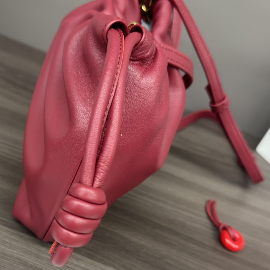 loewe羅意威超A貨手拿包 新款迷你納帕羊皮革 Flamenco Purse 手拿包深磚紅