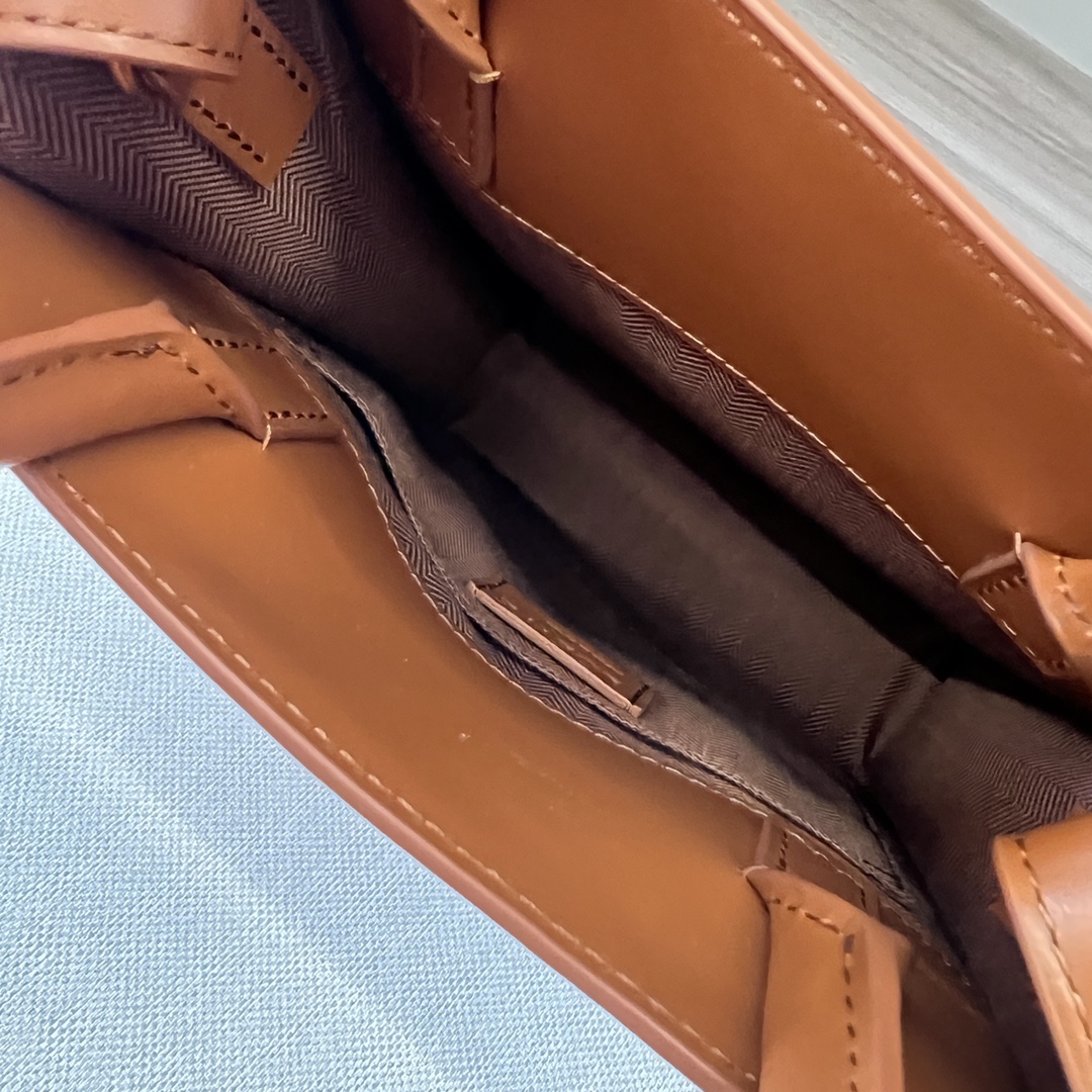 loewe羅意威原單A貨高仿包包 Standard A5 Tote手袋 棕色