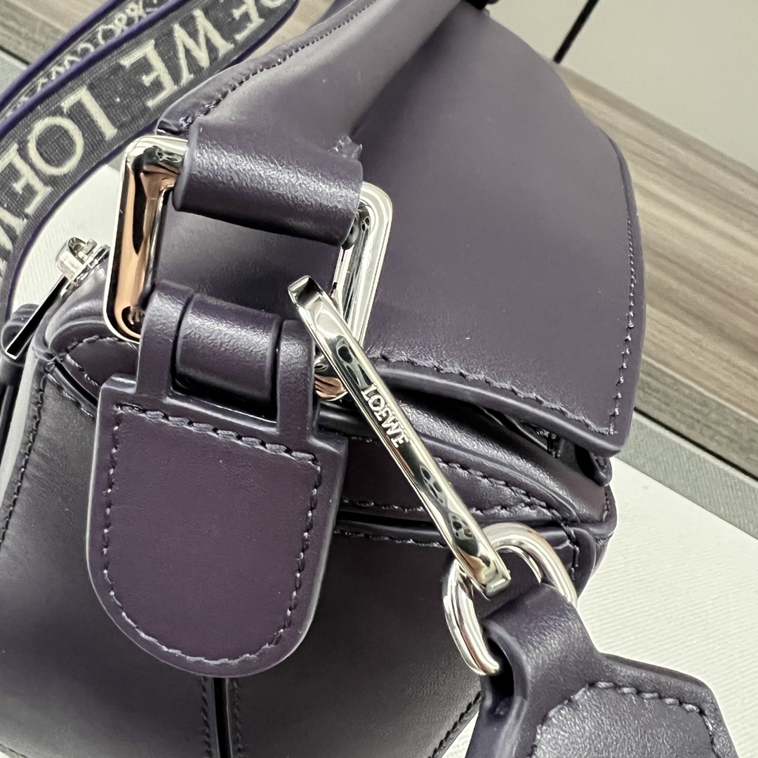 loewe羅意威1比1復刻原單包包 小號緞面牛皮革Puzzle手袋 深紫色