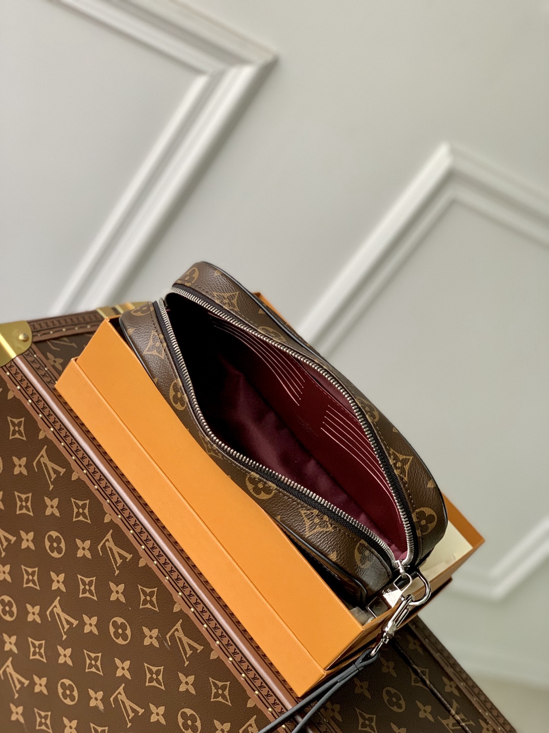 高仿LV M41663压花Pochette Kasai 手拿包錢包