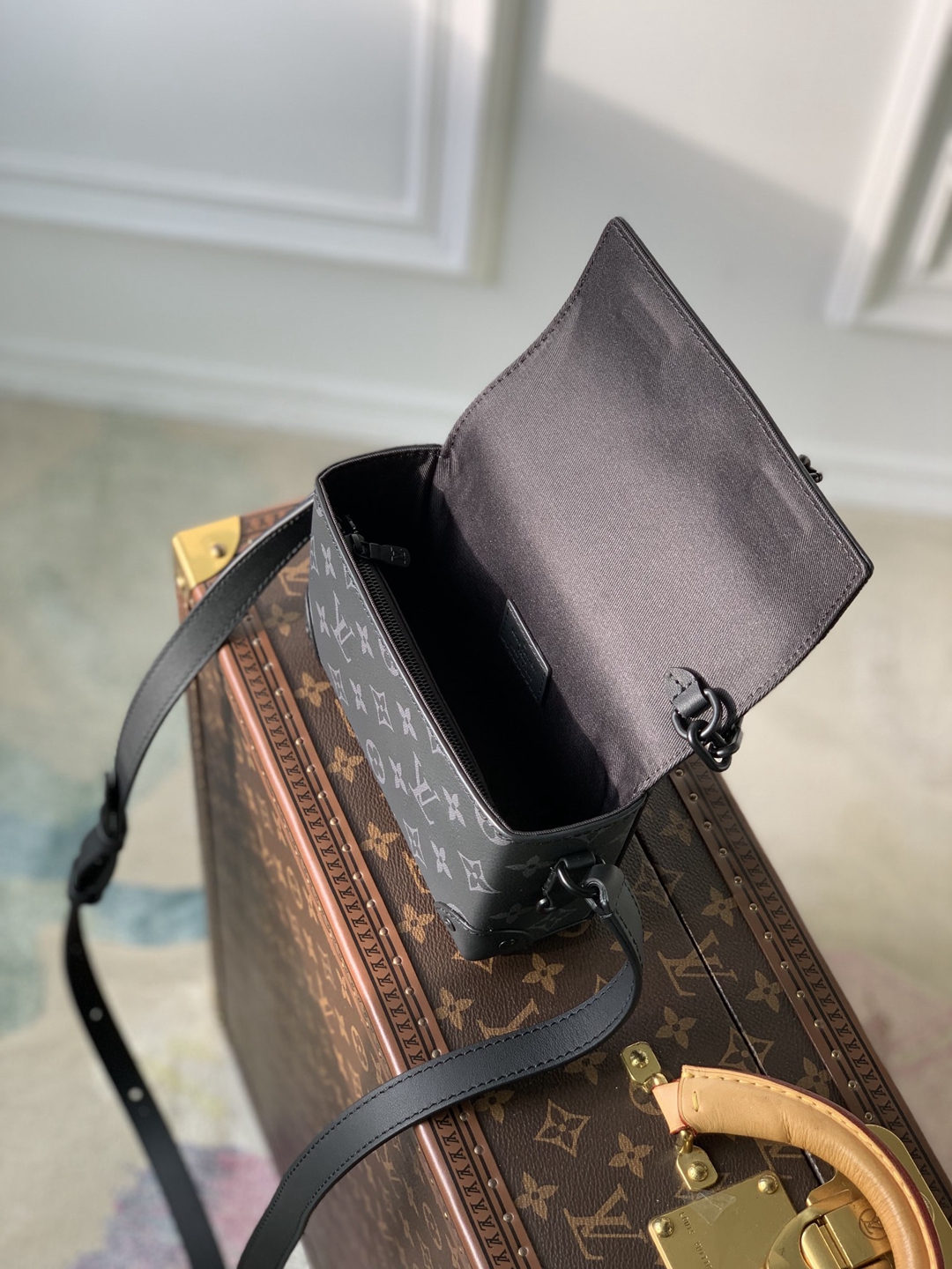 lv超a貨pttM81783尺寸18x 11x 6.5cm 可調節簡帶單肩包