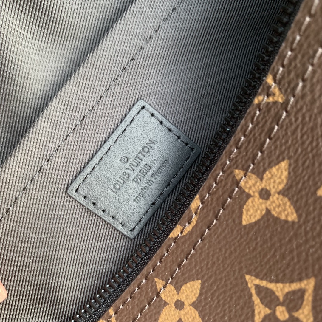 M46692老花Soft Polochon帆布亮色皮革細節頂級高仿lv化妝包單肩包女