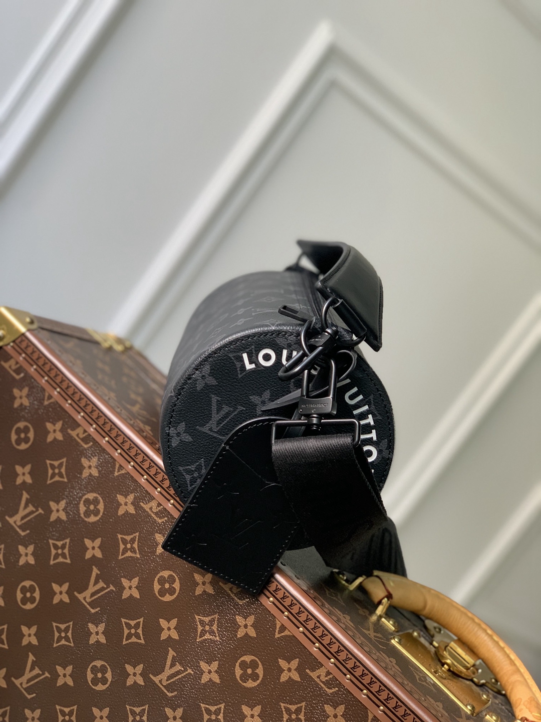 M46692lv高仿 老花27x 15x 15釐米頂級原單圓筒包單肩包男女可用