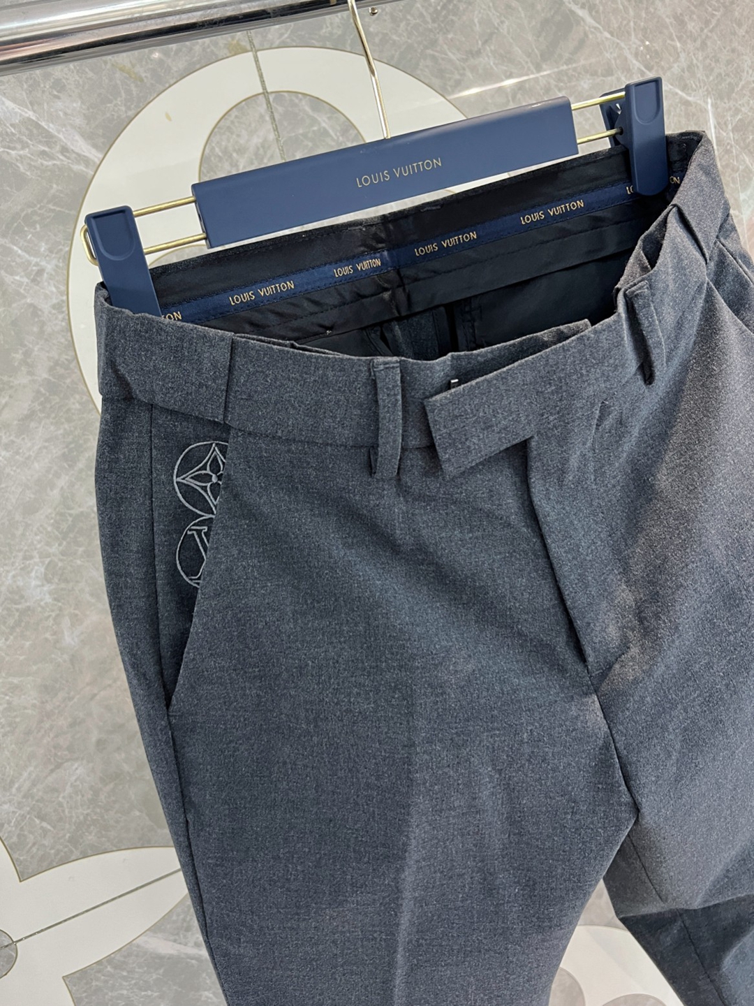 高仿復刻 LV 新品 羊毛材質九分西褲男